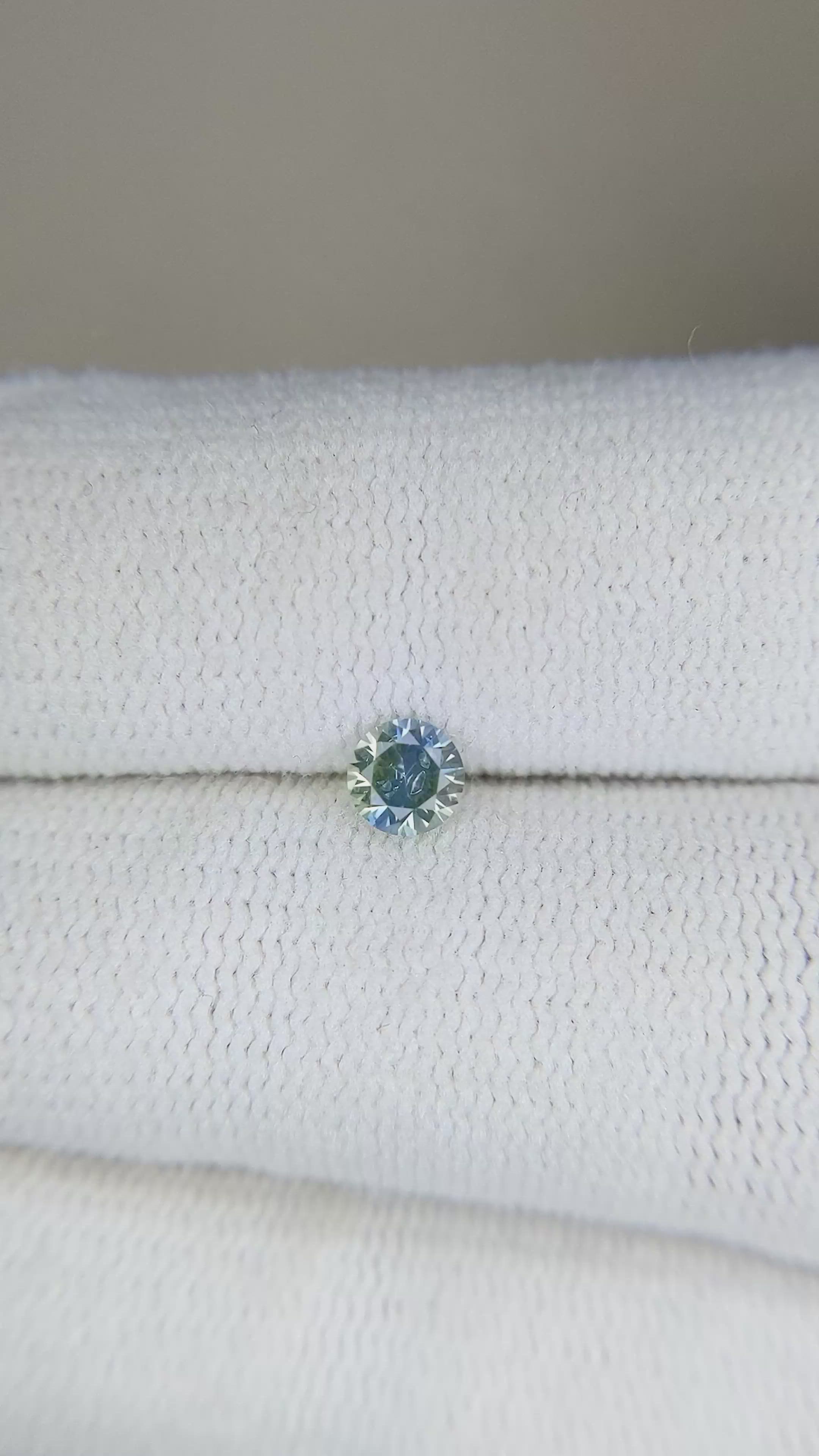 0.32 Ct. Bi Color Sapphire from Montana Size Video