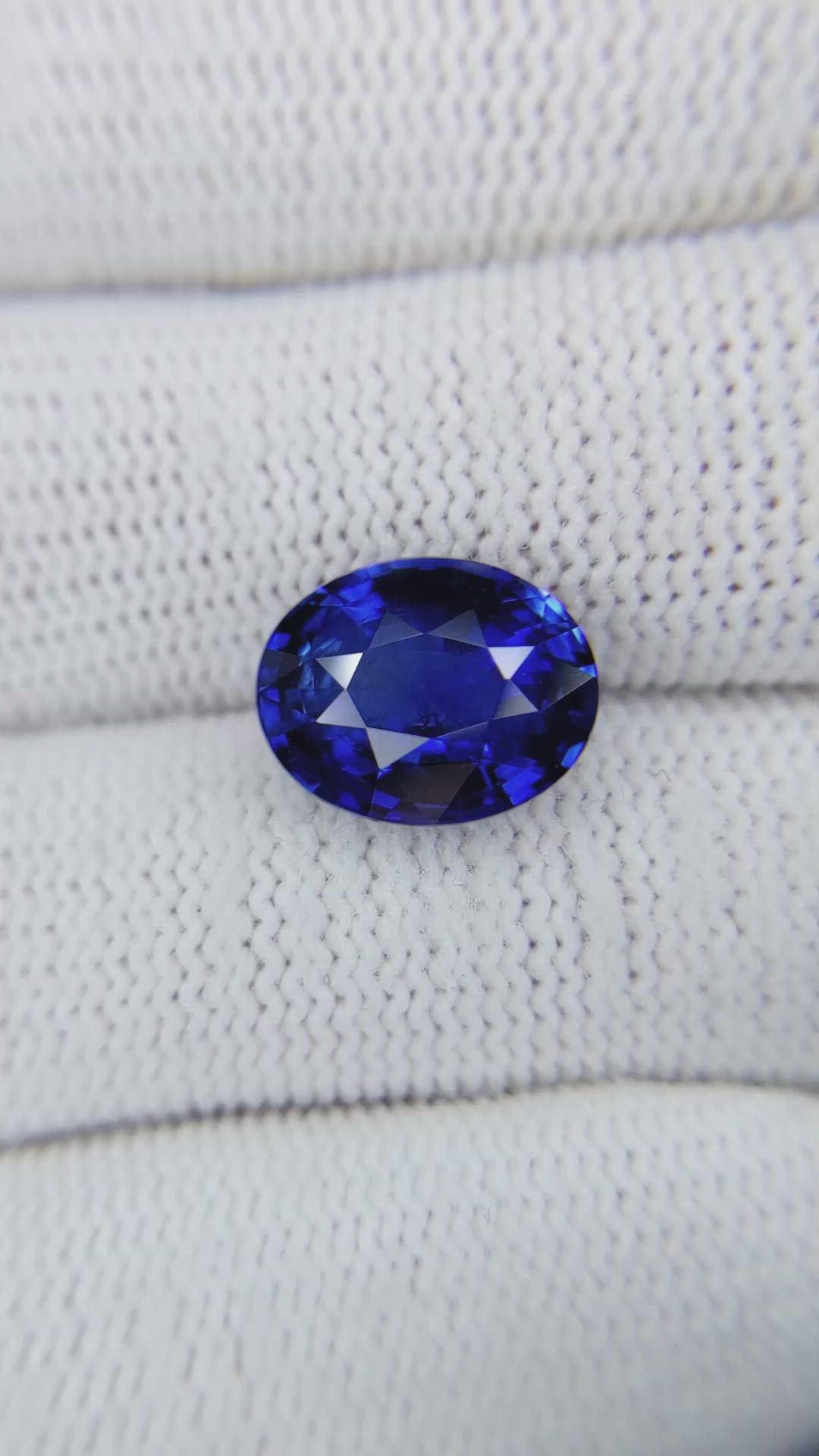 6.08 Ct. Blue Sapphire from Ceylon (Sri Lanka) Size Video