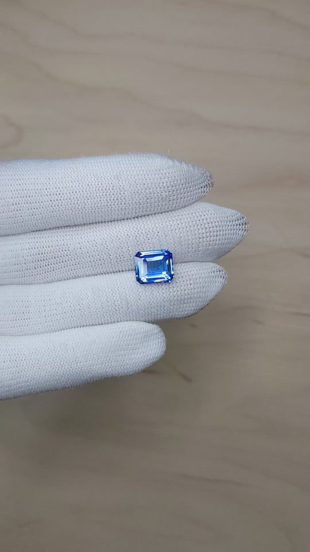 5.59 Ct. Blue Sapphire from Ceylon (Sri Lanka) Size Video