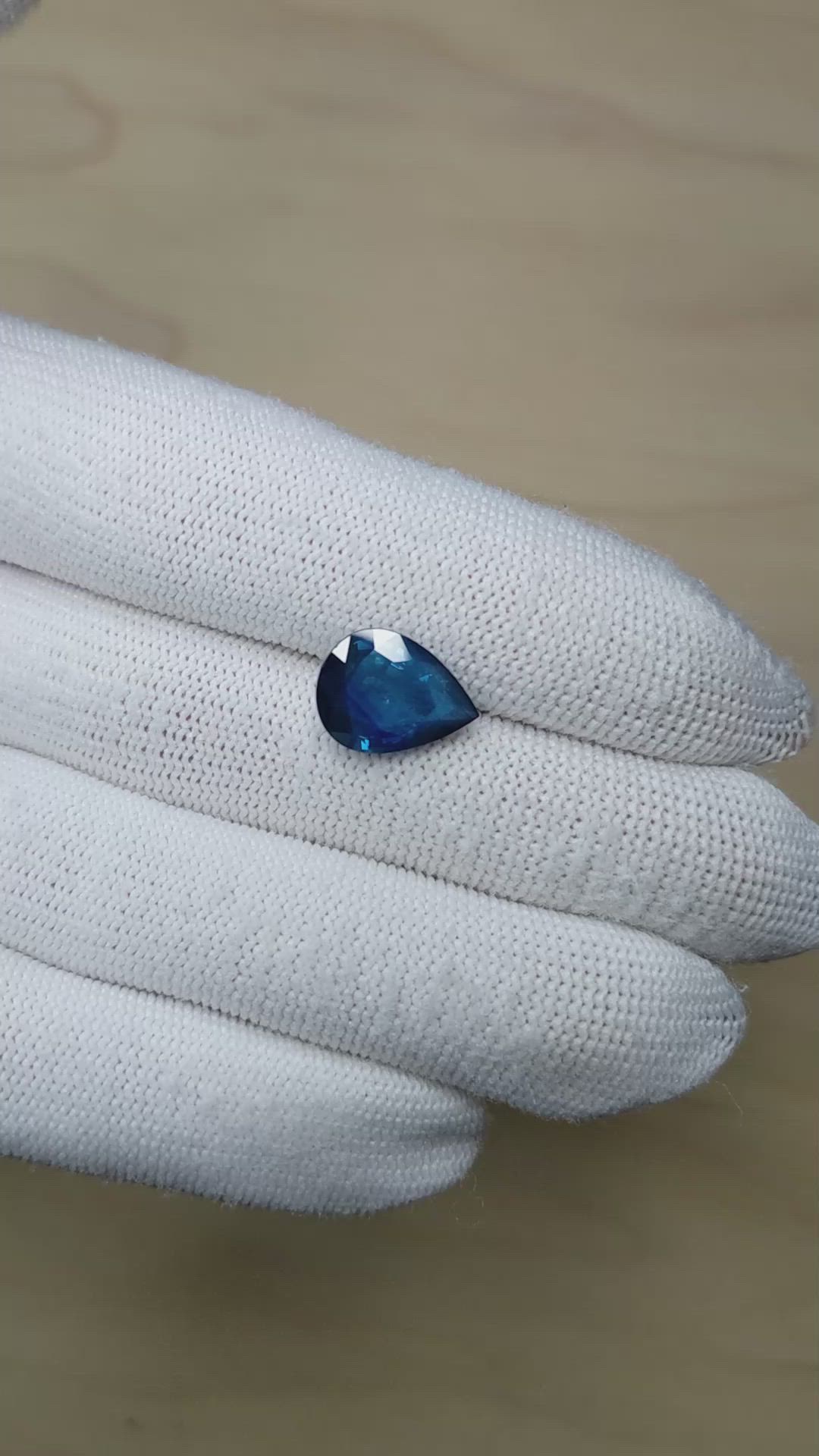 5.85 Ct. Blue Sapphire from Ceylon (Sri Lanka) Size Video
