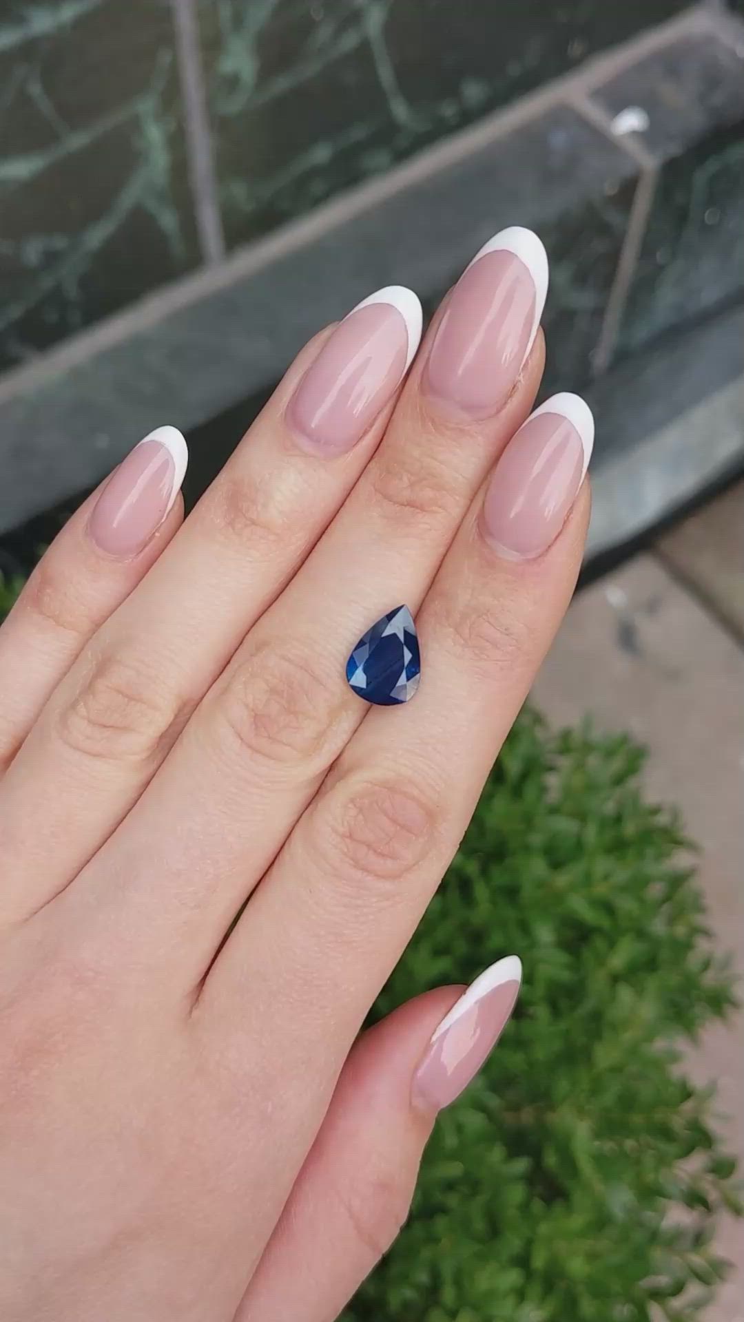 3.95 Ct. Blue Sapphire from Ceylon (Sri Lanka) Size Video