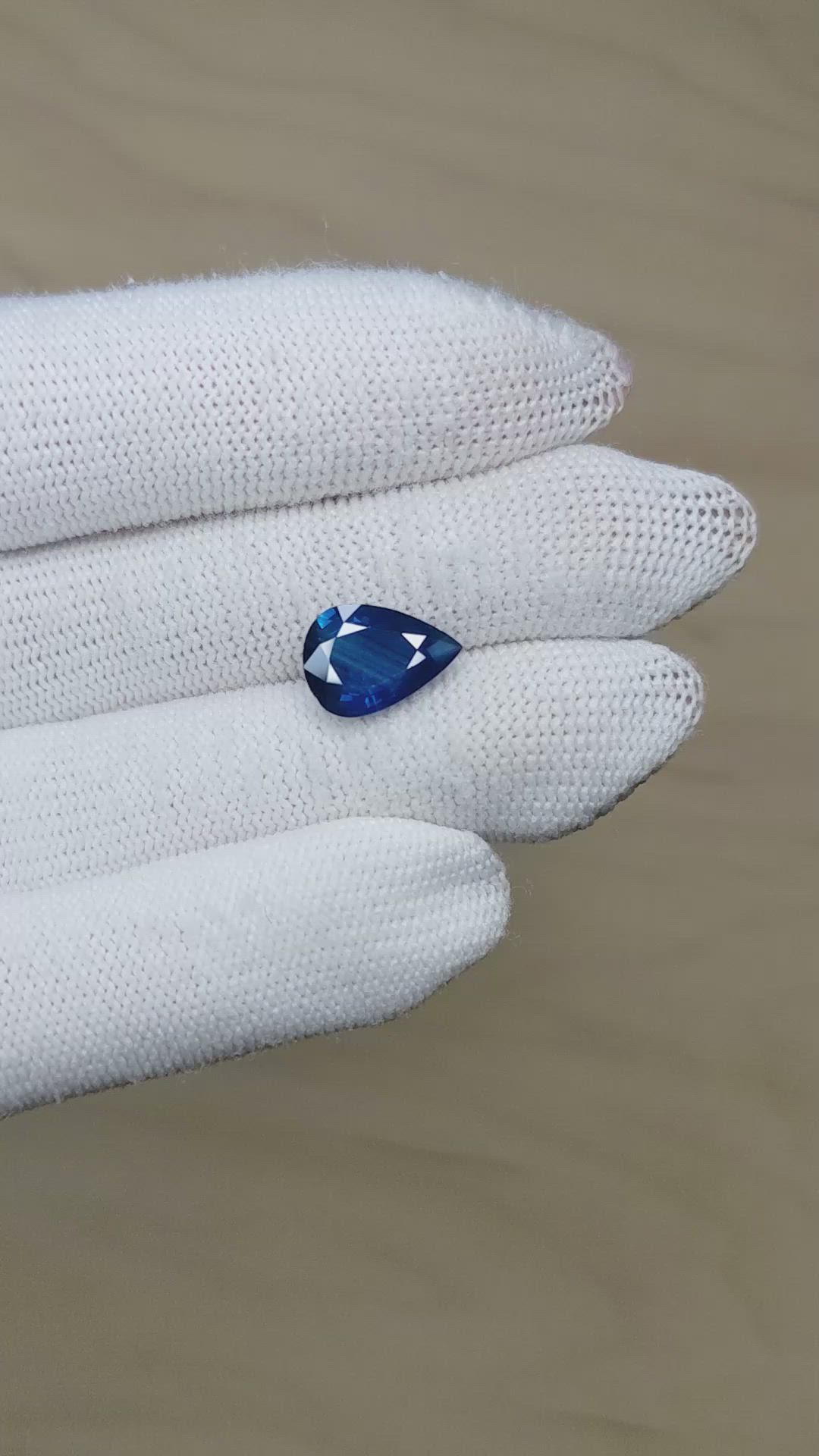 3.95 Ct. Blue Sapphire from Ceylon (Sri Lanka) Size Video