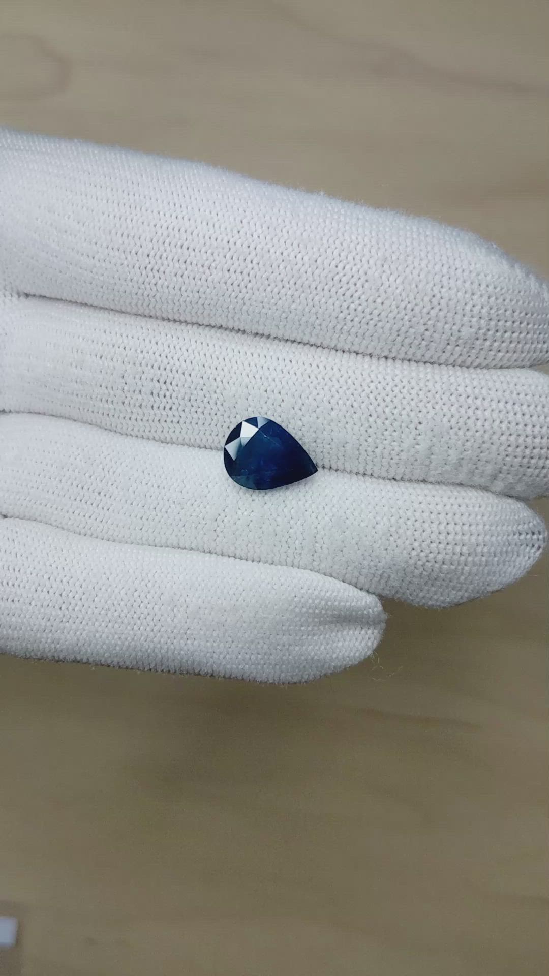 4.69 Ct. Blue Sapphire from Ceylon (Sri Lanka) Size Video