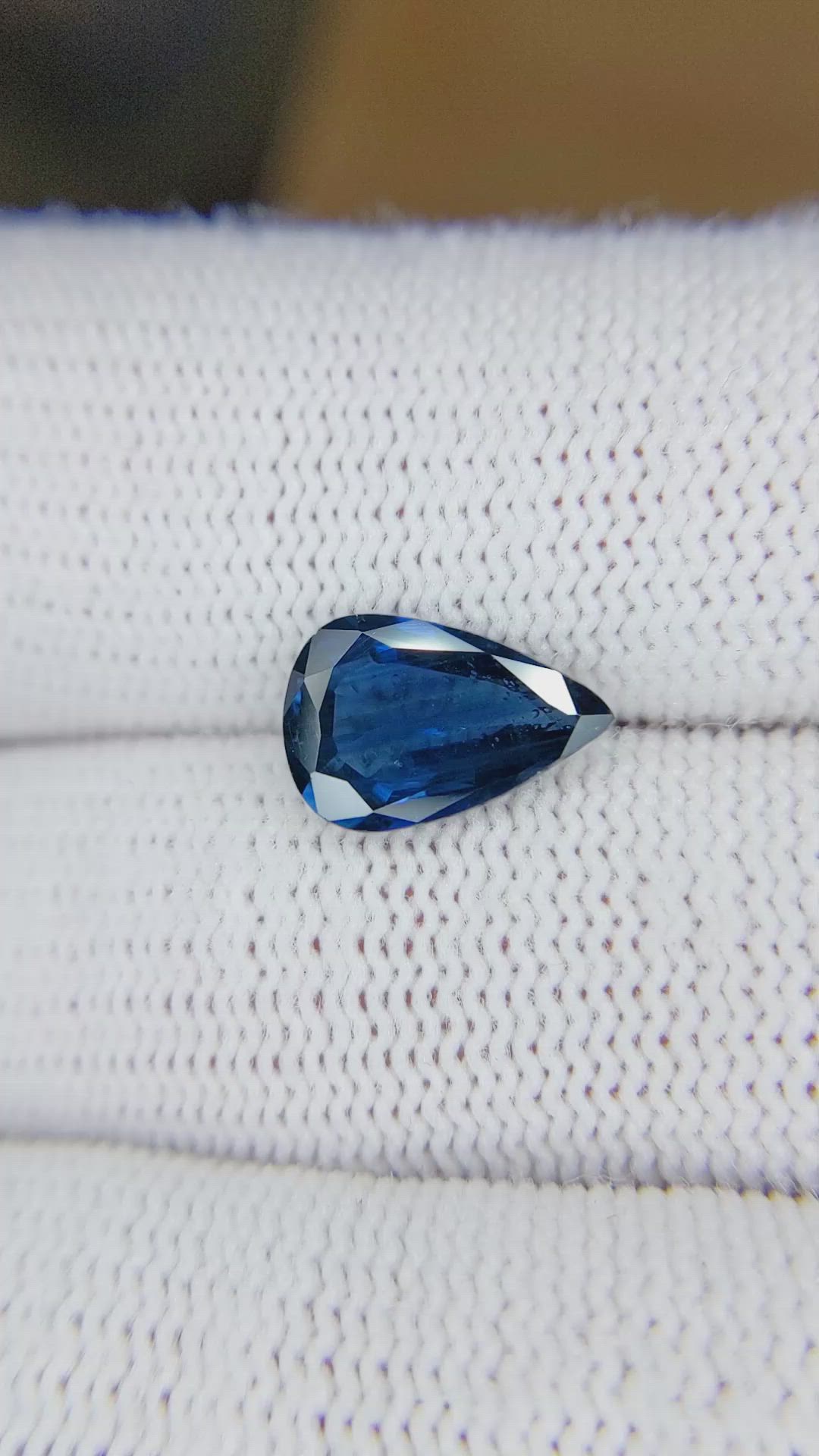 2.87 Ct. Blue Sapphire from Ceylon (Sri Lanka) Size Video