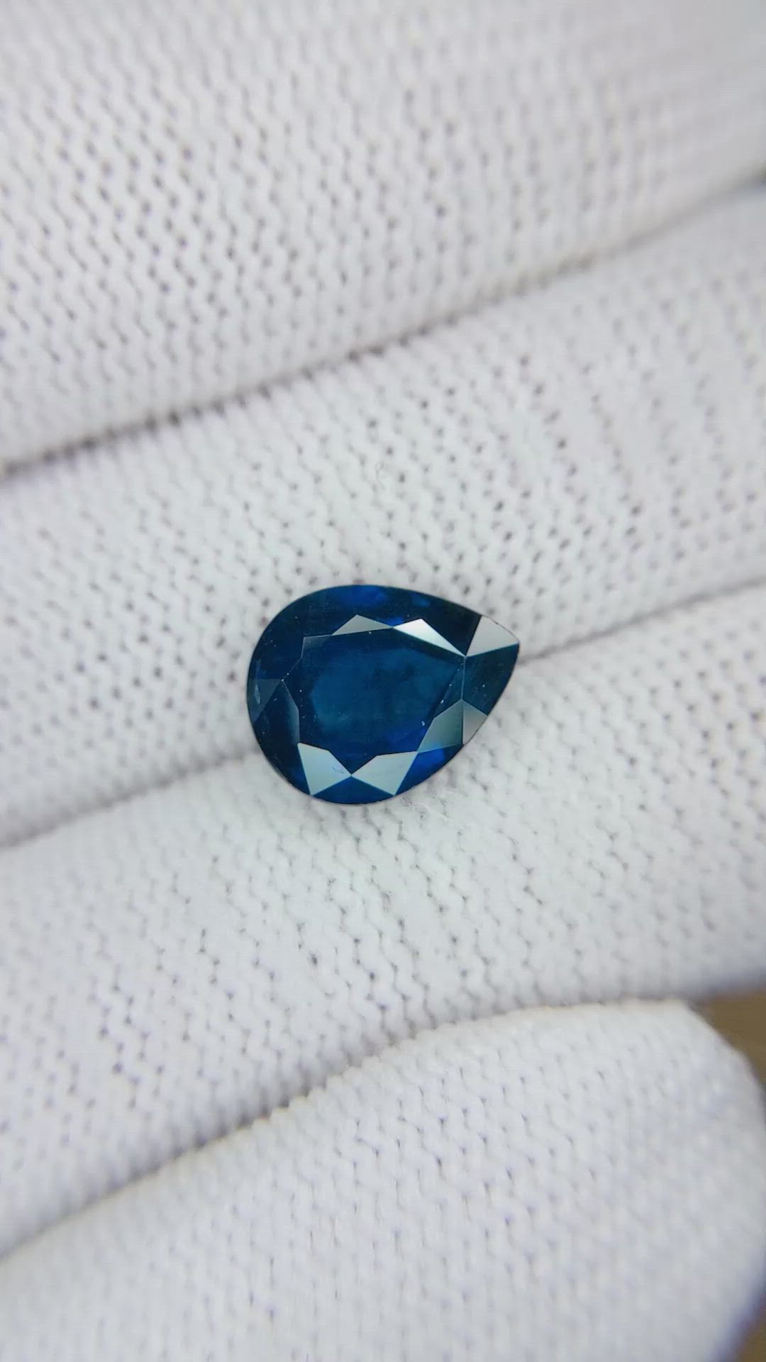 4.19 Ct. Blue Sapphire from Ceylon (Sri Lanka) Size Video
