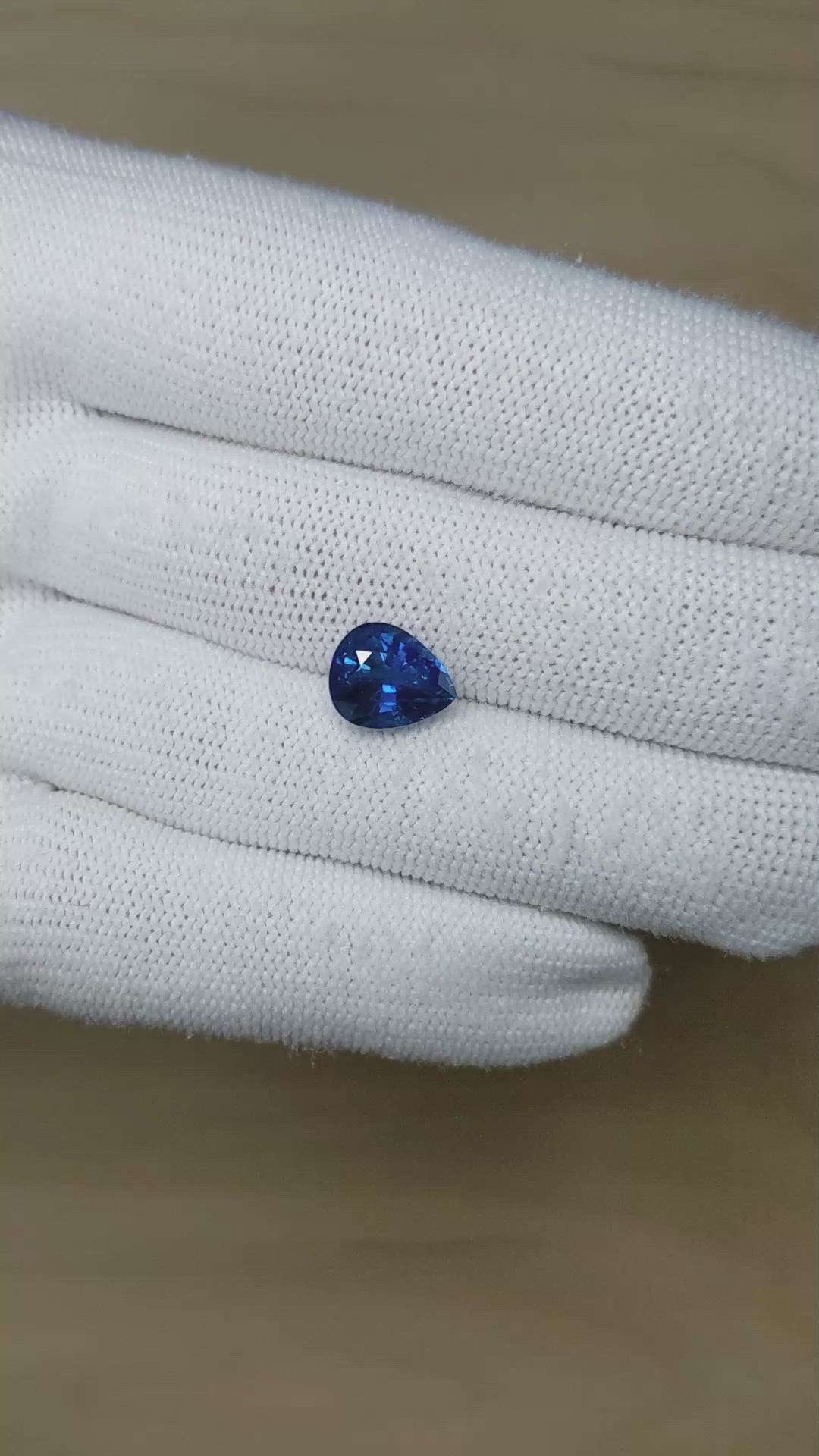 4.26 Ct. Blue Sapphire from Ceylon (Sri Lanka) Size Video