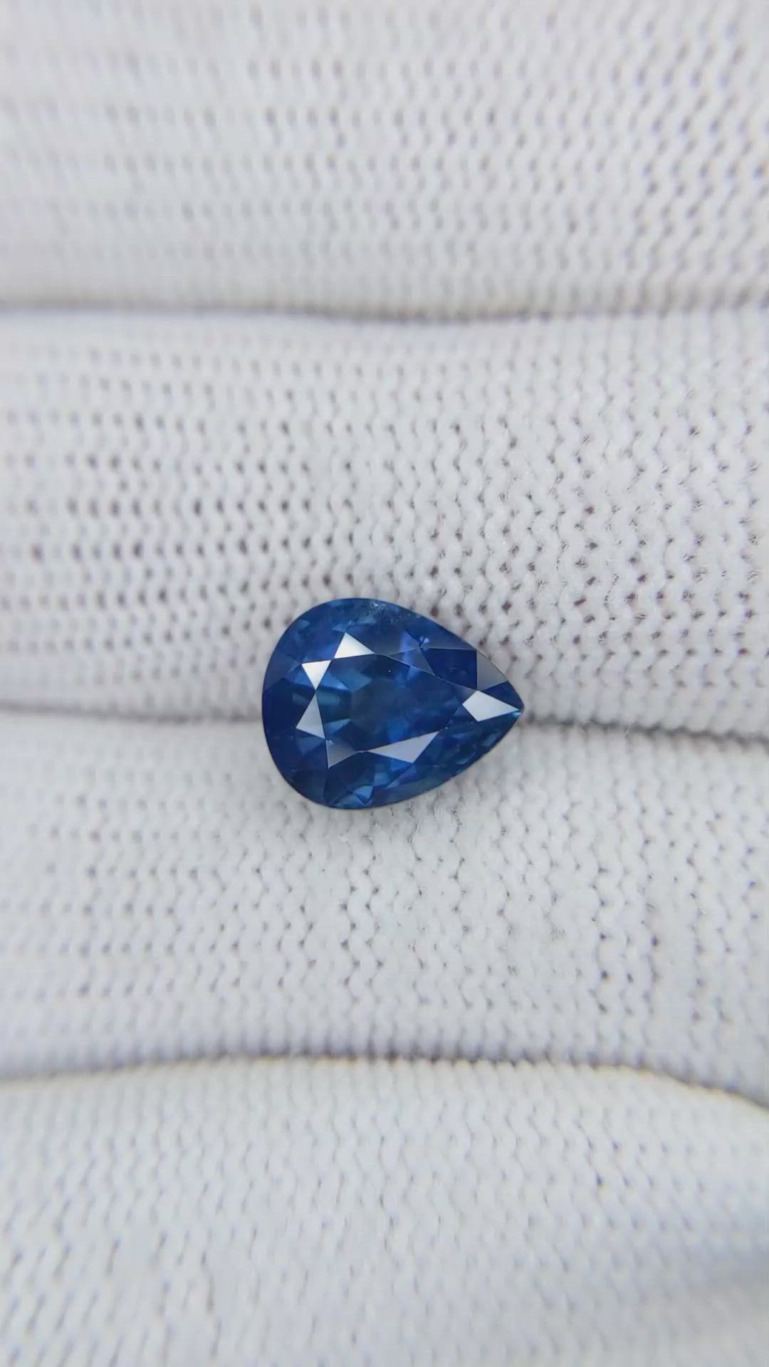 4.26 Ct. Blue Sapphire from Ceylon (Sri Lanka) Size Video