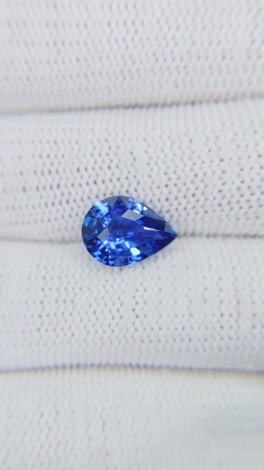 3.38 Ct. Blue Sapphire from Ceylon (Sri Lanka) Size Video