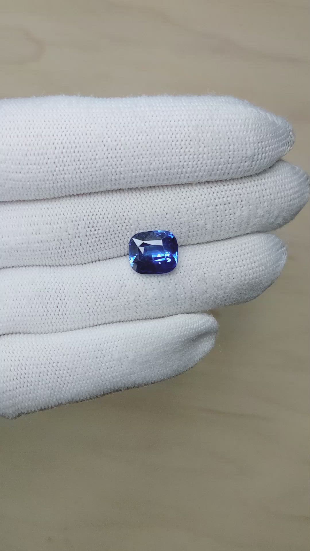 7.01 Ct. Blue Sapphire from Ceylon (Sri Lanka) Size Video