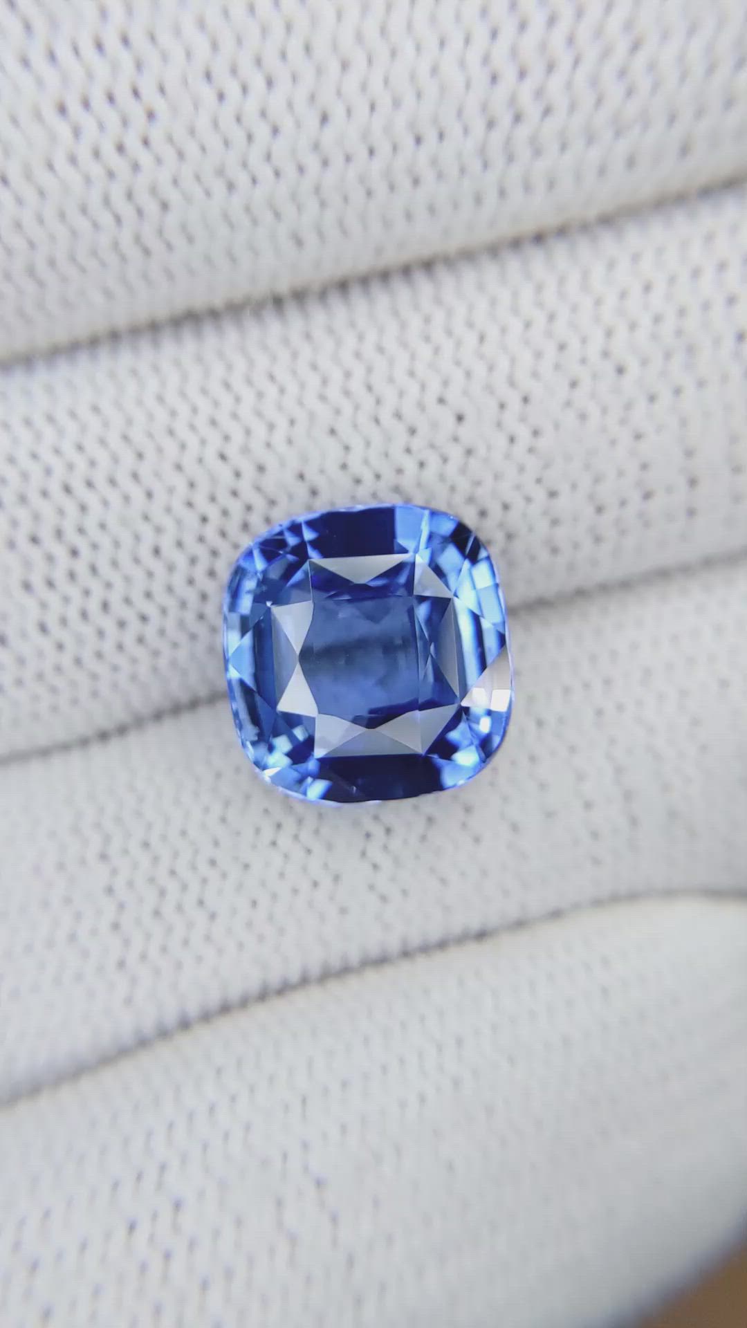 10.03 Ct. Blue Sapphire from Ceylon (Sri Lanka) Size Video