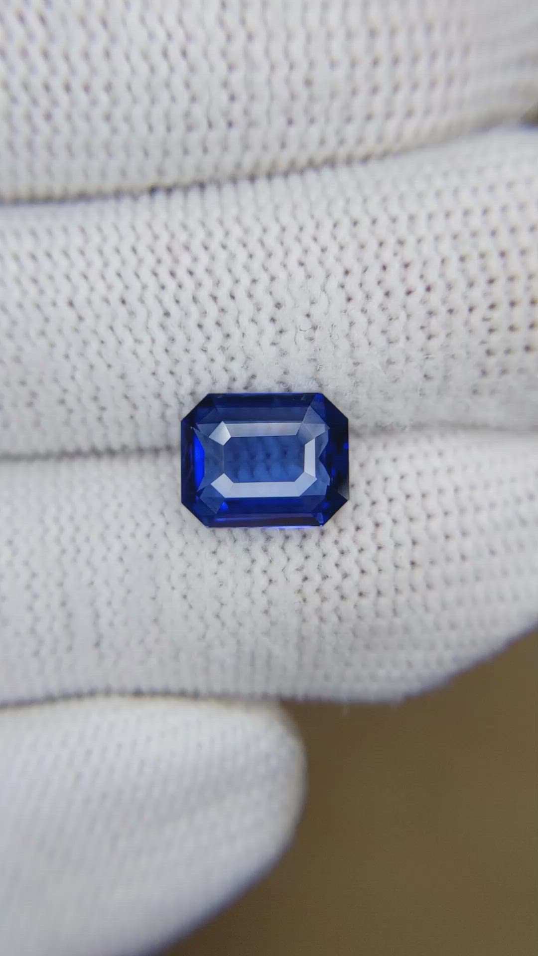 3.10 Ct. Blue Sapphire from Ceylon (Sri Lanka) Size Video
