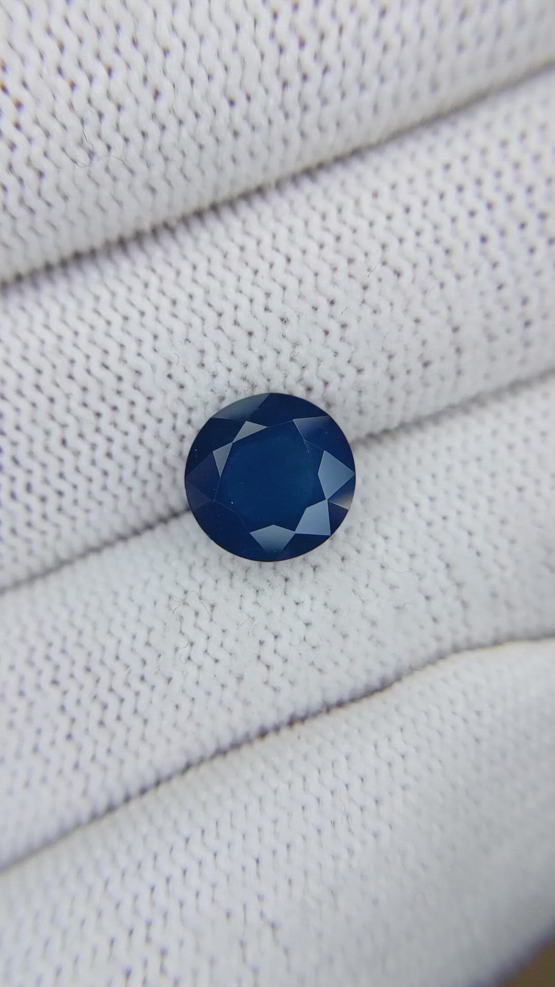 3.81 Ct. Blue Sapphire from Ceylon (Sri Lanka) Size Video