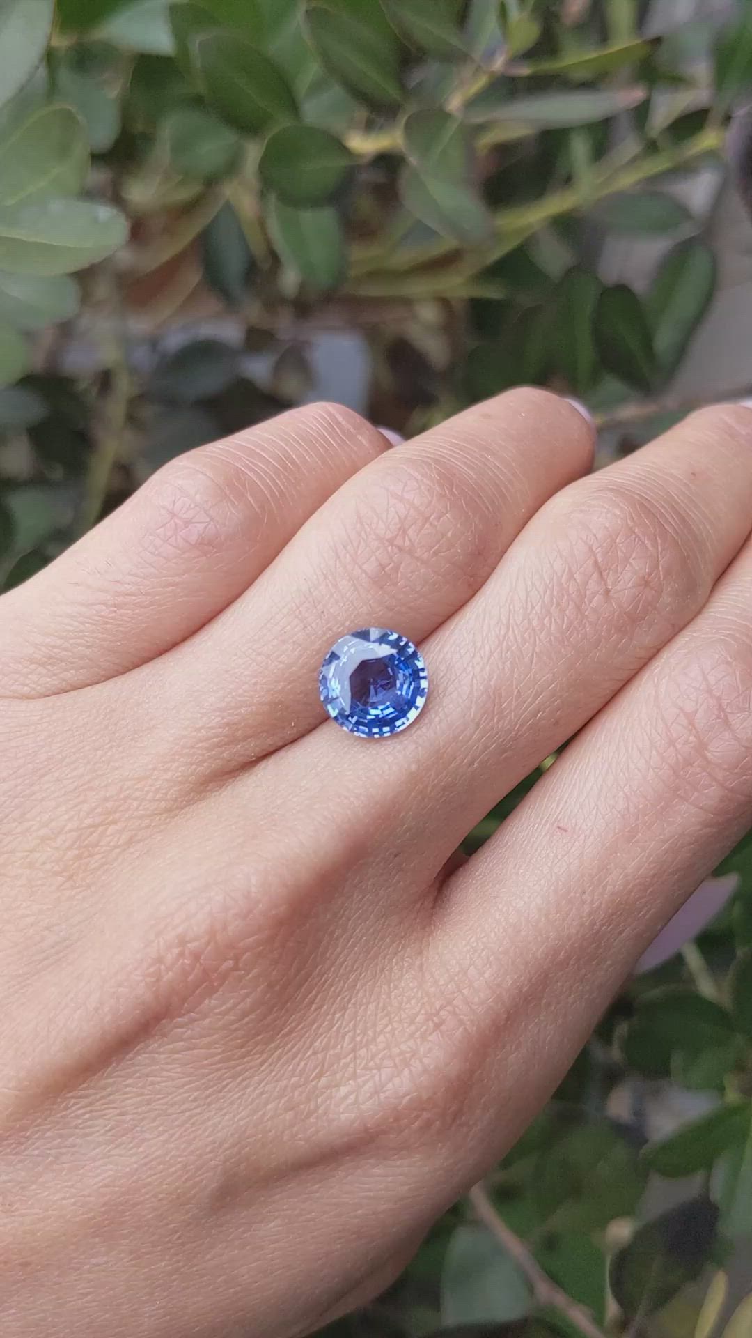 3.95 Ct. Blue Sapphire from Ceylon (Sri Lanka) Size Video