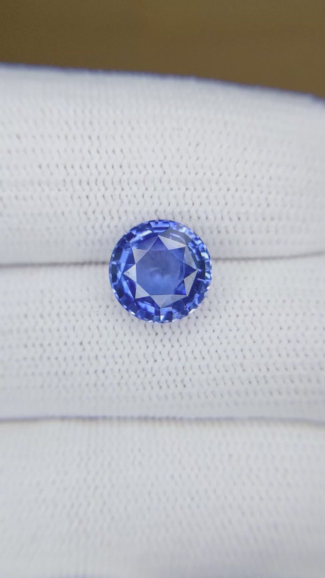 3.95 Ct. Blue Sapphire from Ceylon (Sri Lanka) Size Video