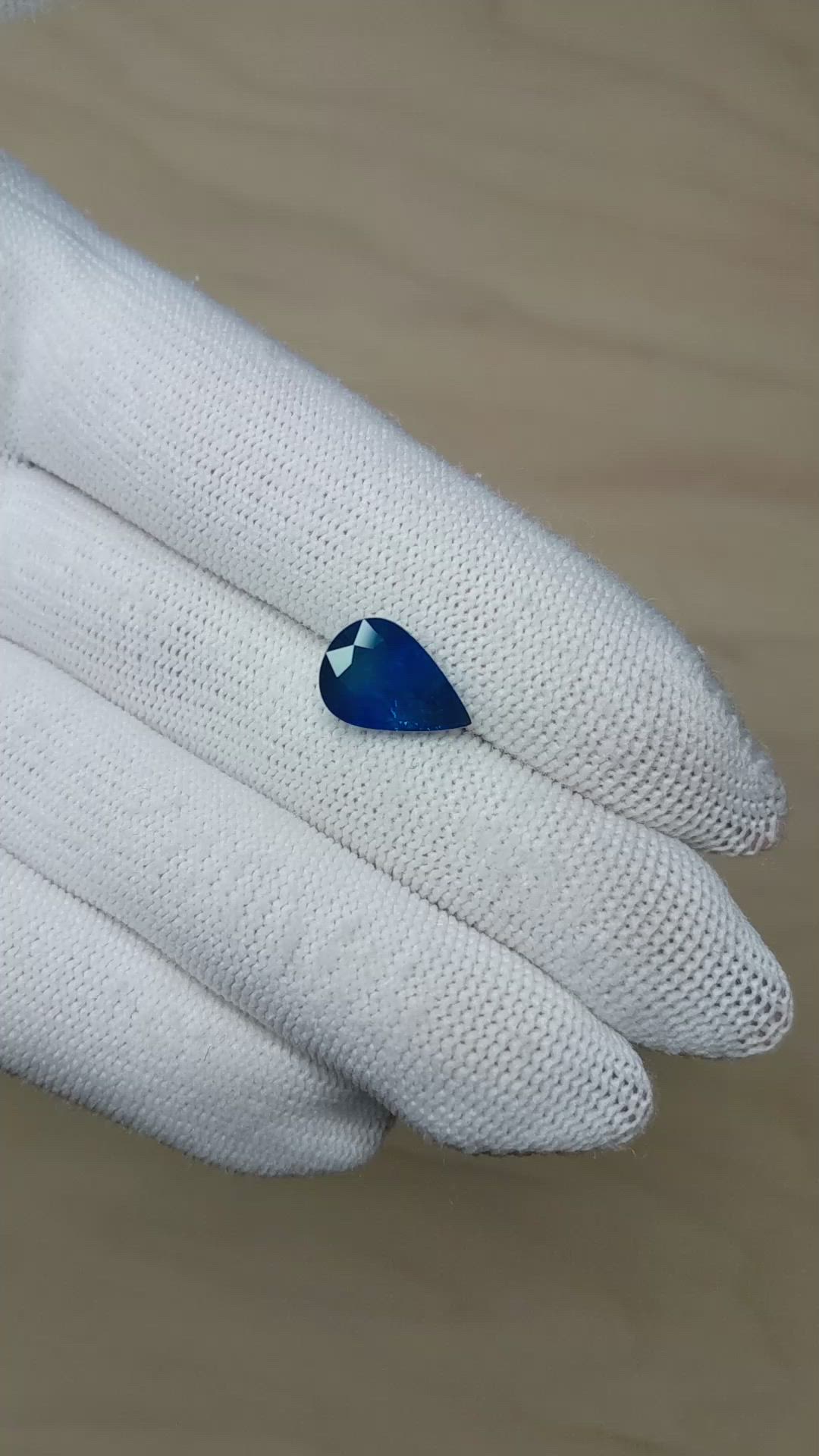 5.84 Ct. Blue Sapphire from Ceylon (Sri Lanka) Size Video