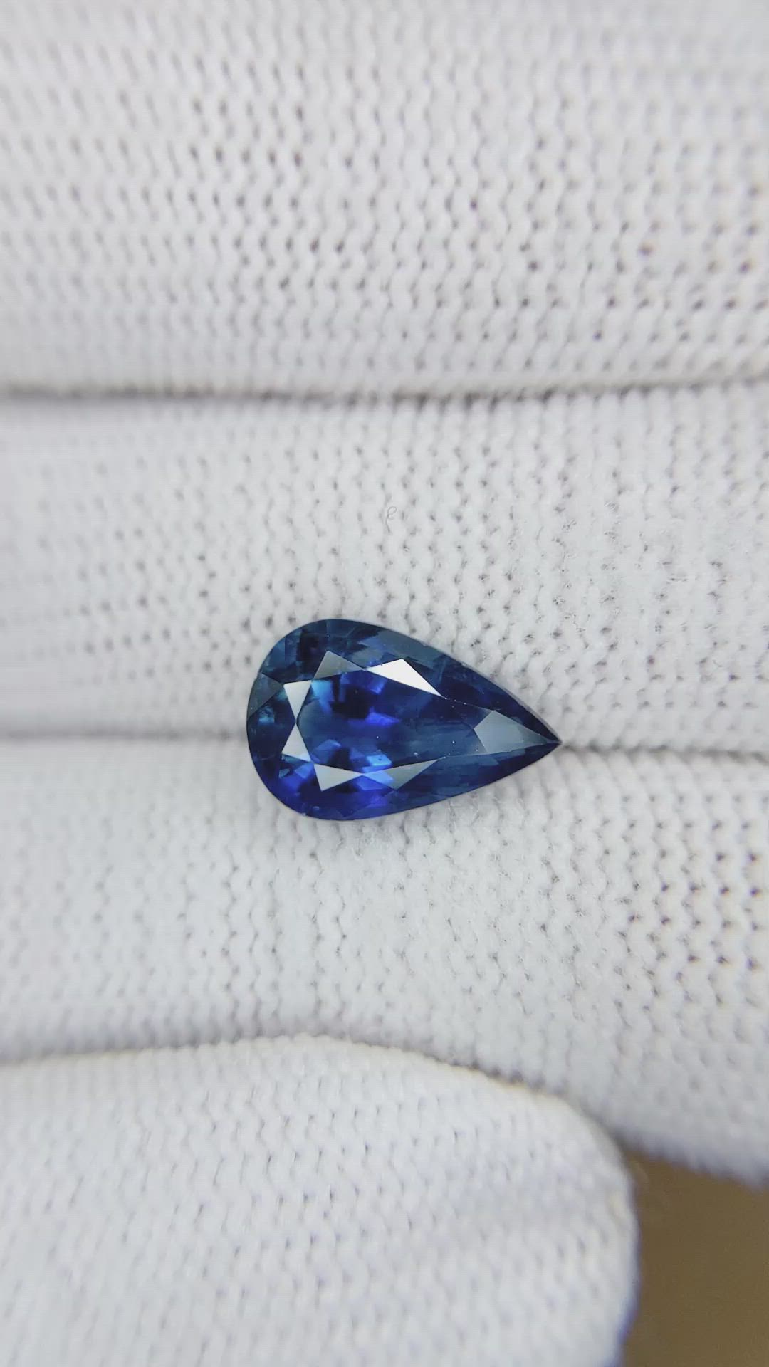 4.27 Ct. Blue Sapphire from Ceylon (Sri Lanka) Size Video