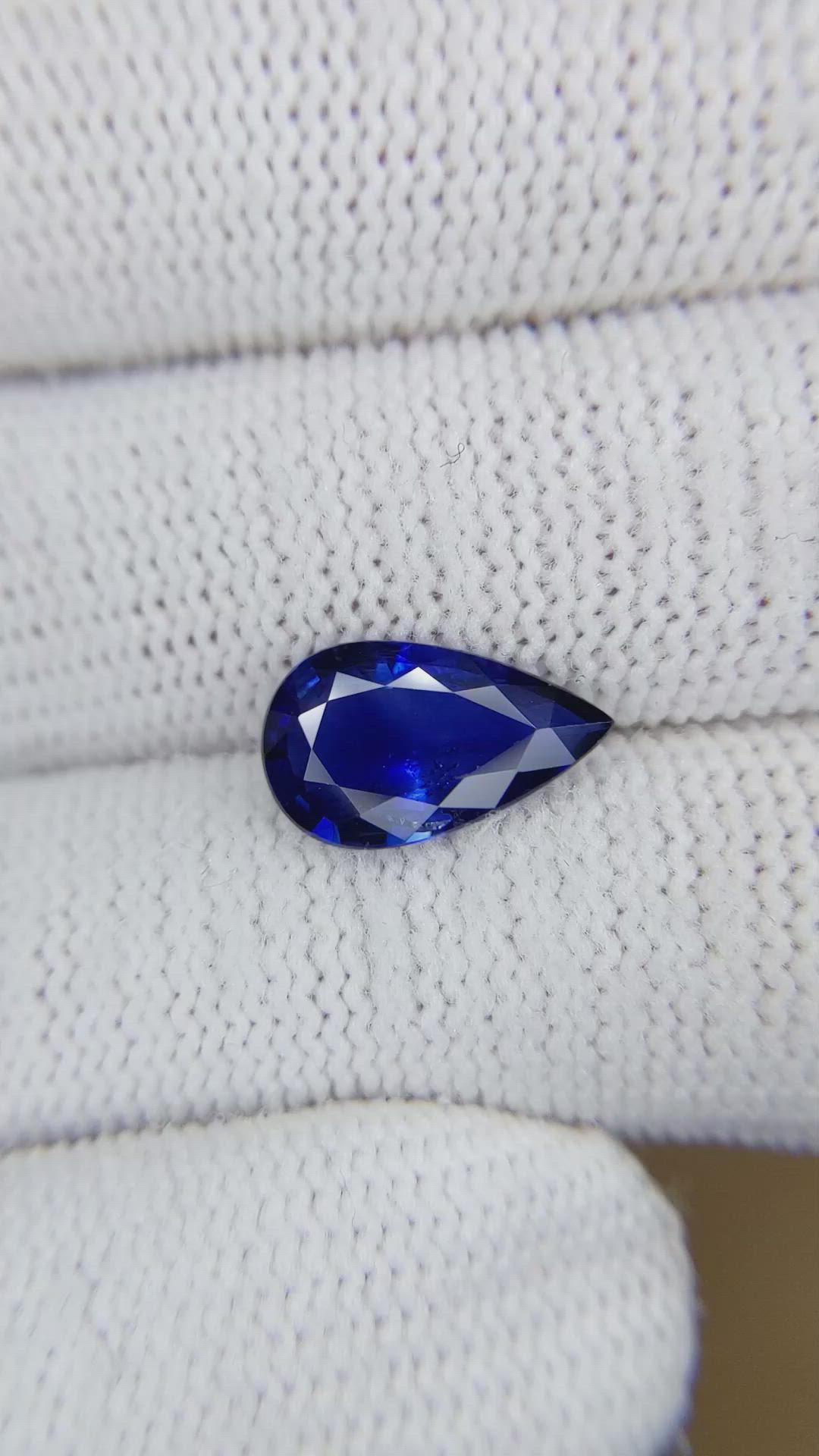 2.57 Ct. Blue Sapphire from Ceylon (Sri Lanka) Size Video