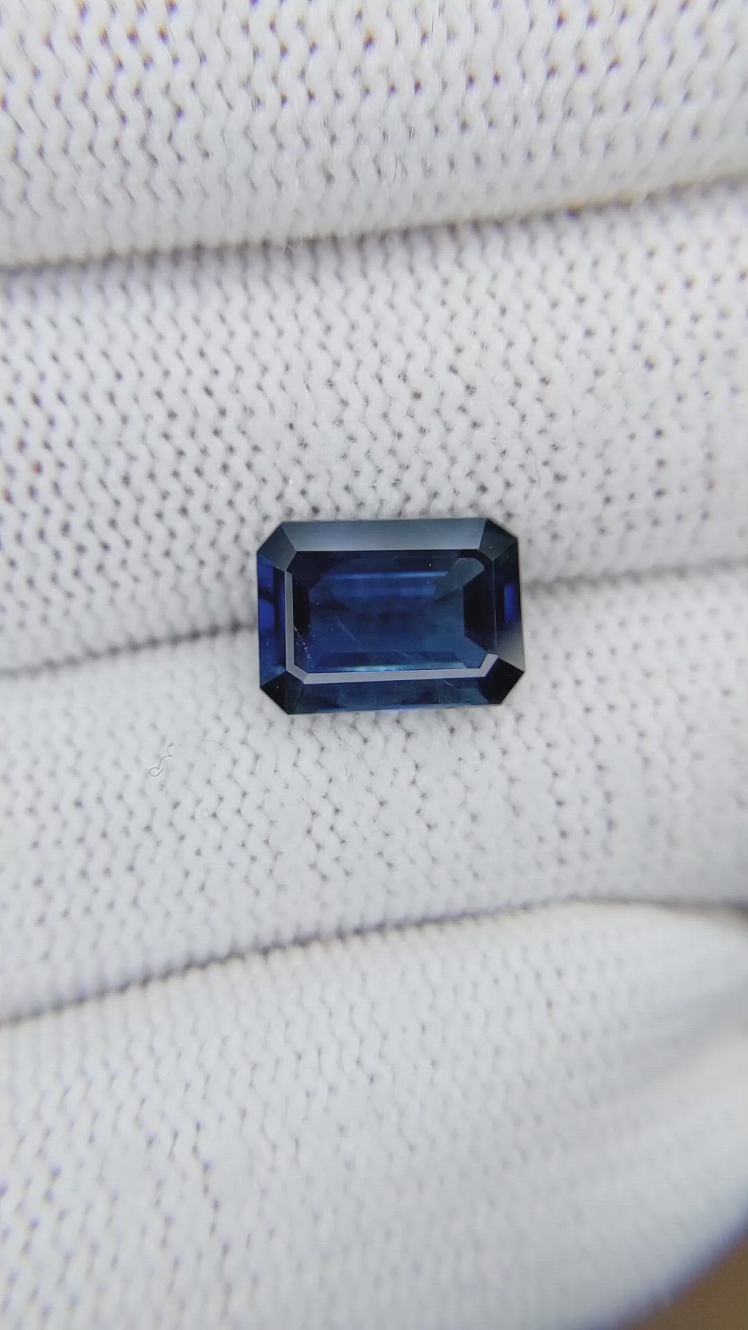 3.52 Ct. Blue Sapphire from Ceylon (Sri Lanka) Size Video