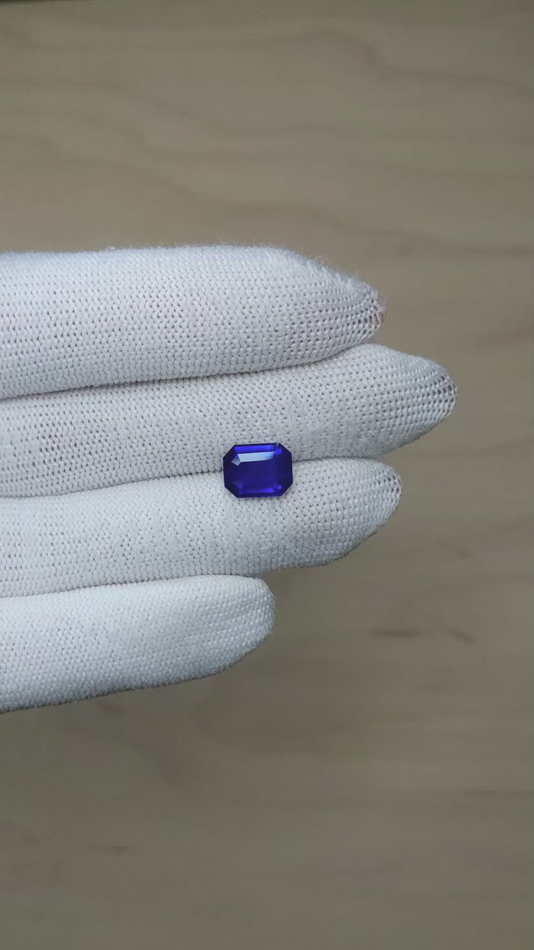 4.04 Ct. Blue Sapphire from Ceylon (Sri Lanka) Size Video