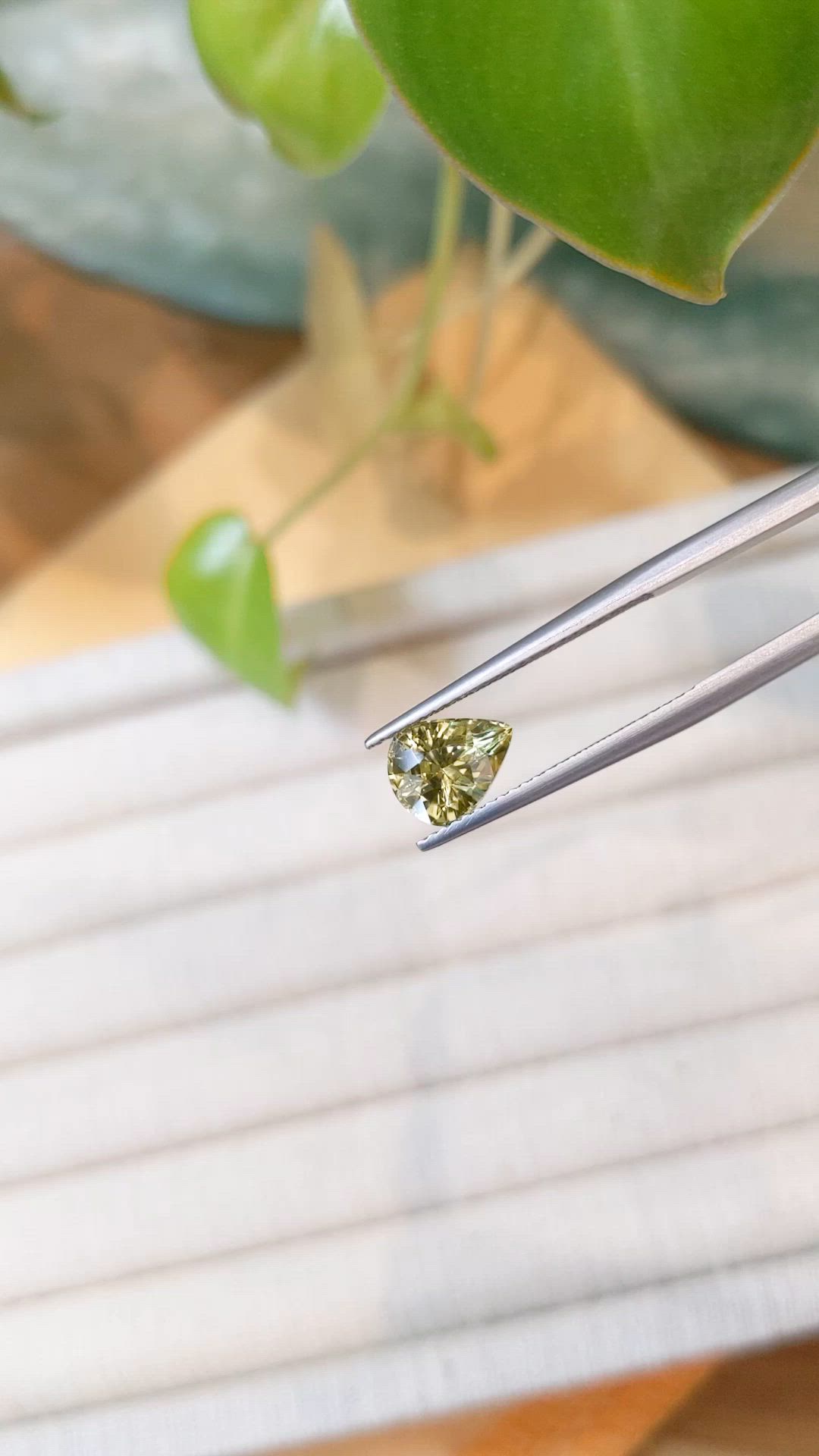 2.13 Ct. Greenish Yellow Sapphire from Ceylon (Sri Lanka) Size Video