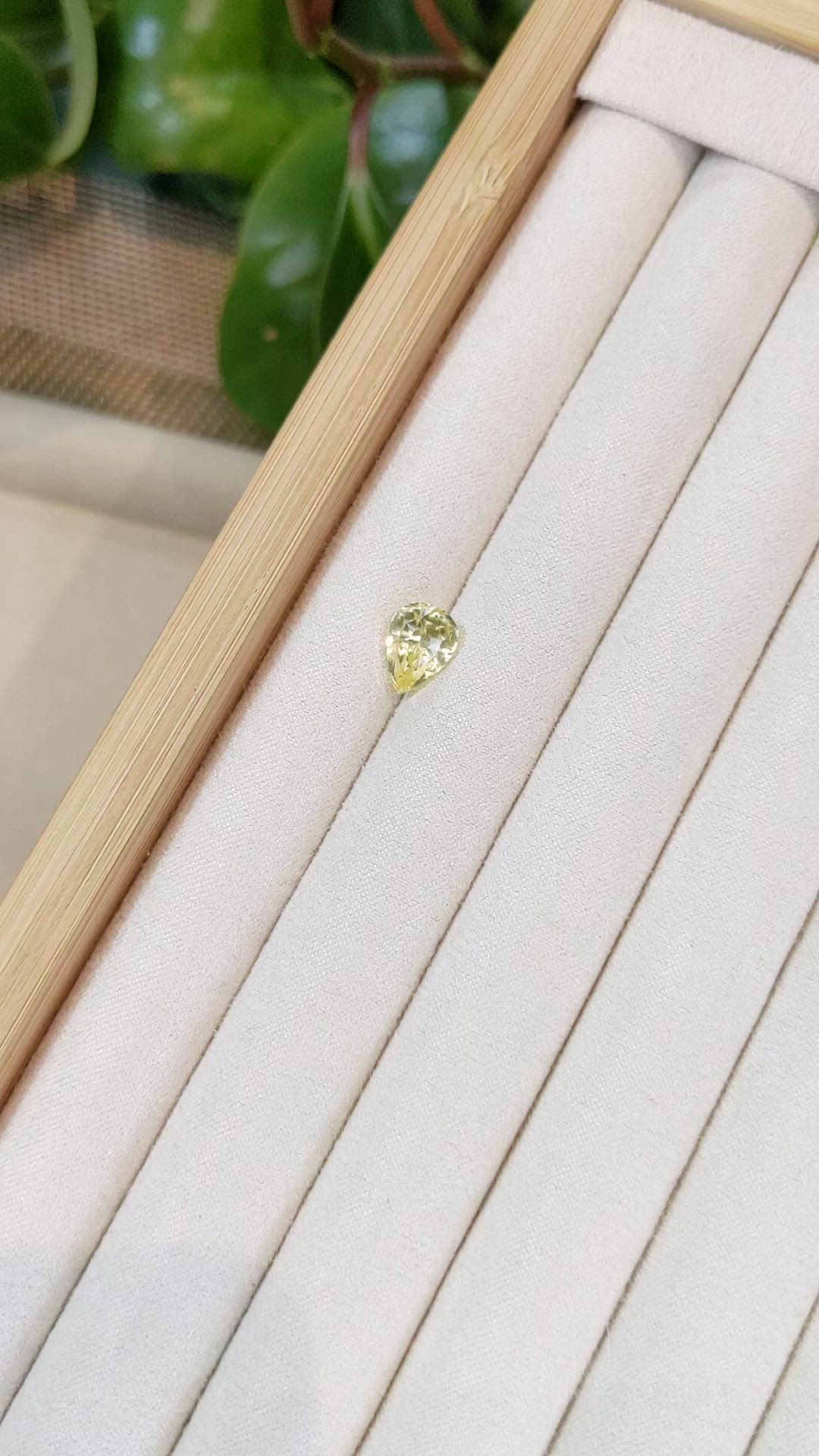 3.39 Ct. Yellow Sapphire from Ceylon (Sri Lanka) Size Video