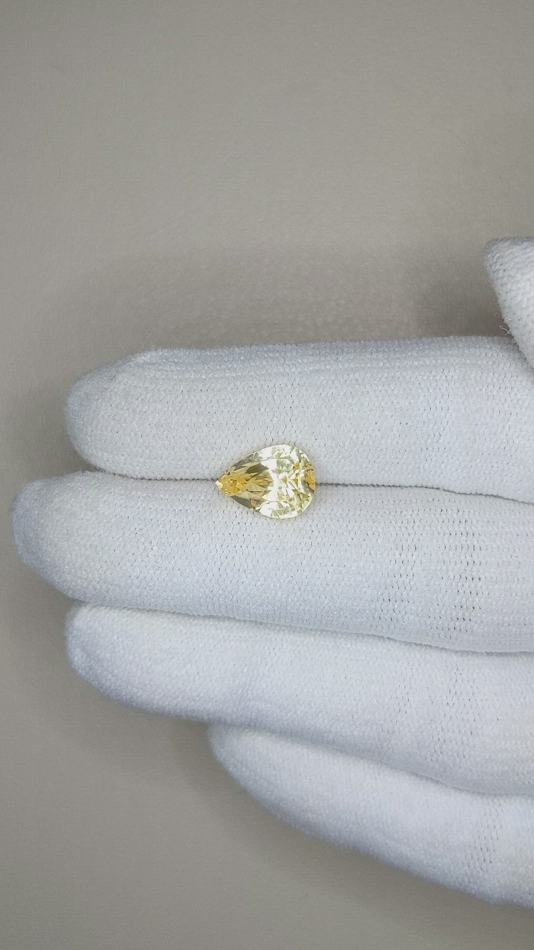 3.39 Ct. Yellow Sapphire from Ceylon (Sri Lanka) Size Video