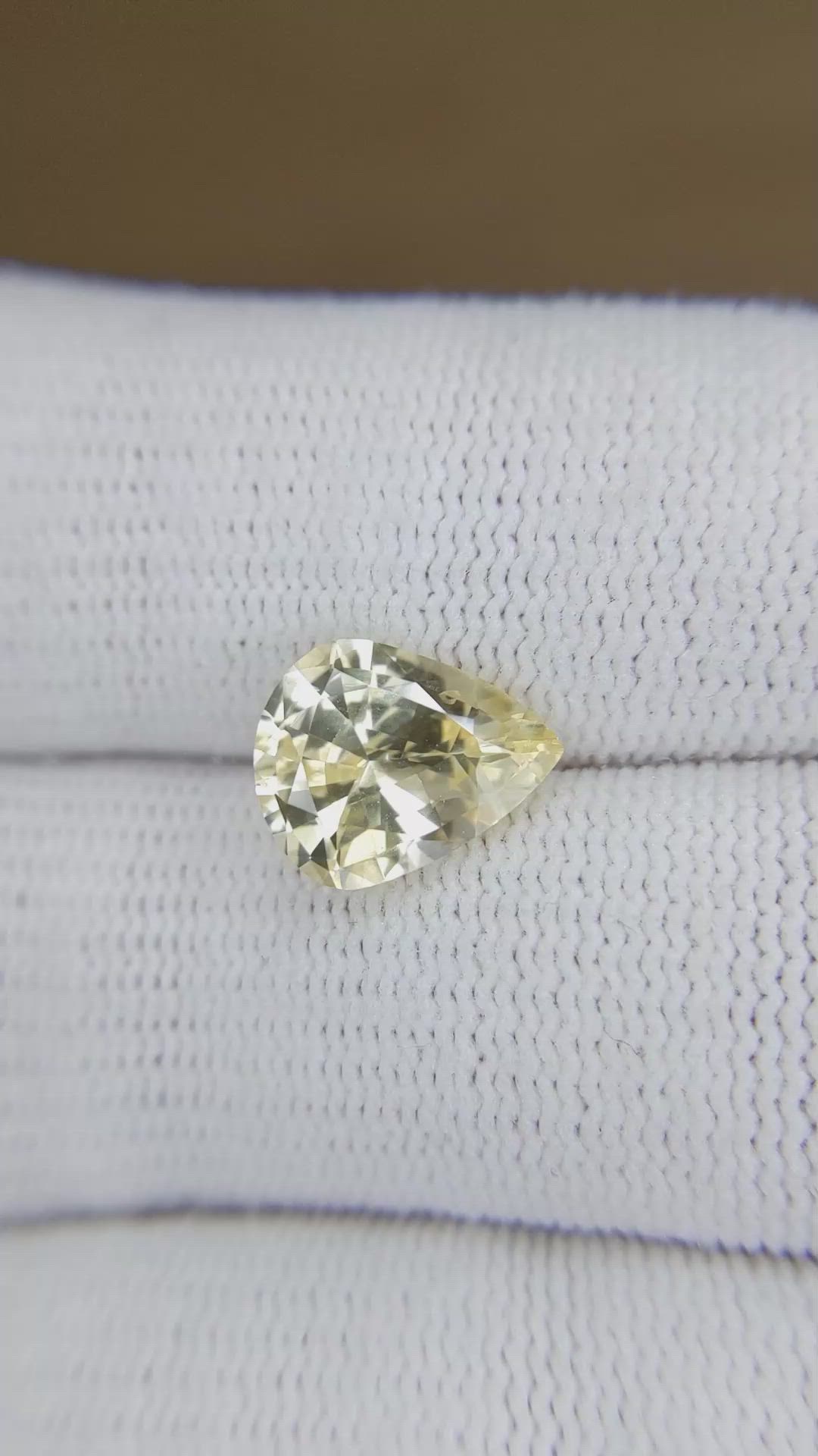 3.00 Ct. Yellow Sapphire from Ceylon (Sri Lanka) Size Video