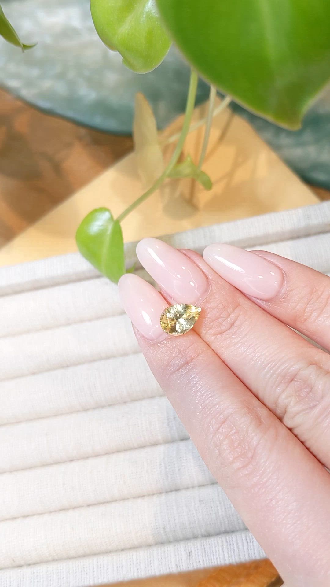 2.75 Ct. Yellow Sapphire from Ceylon (Sri Lanka) Size Video