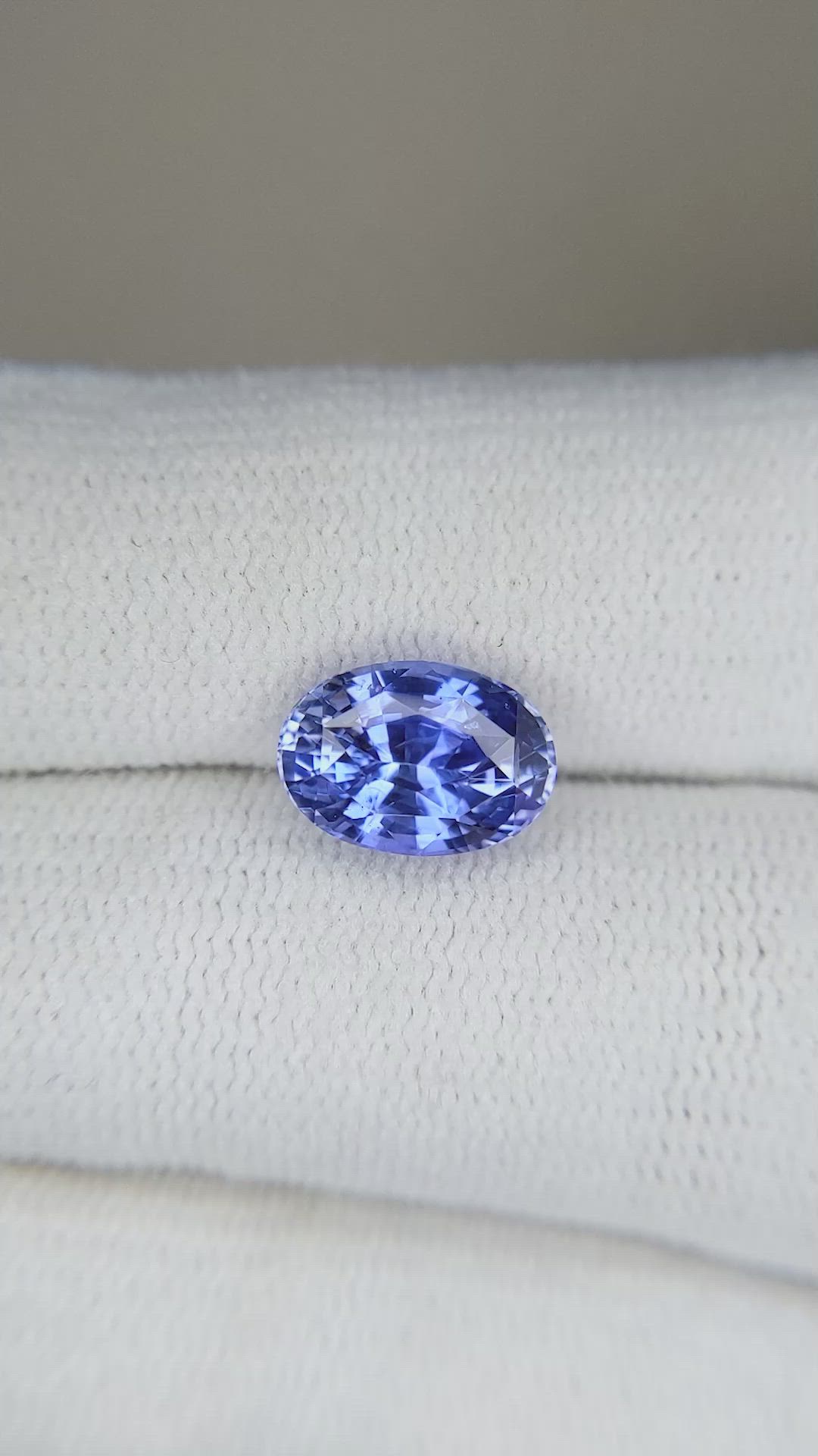 2.89 Ct. Blue Sapphire from Ceylon (Sri Lanka) Size Video