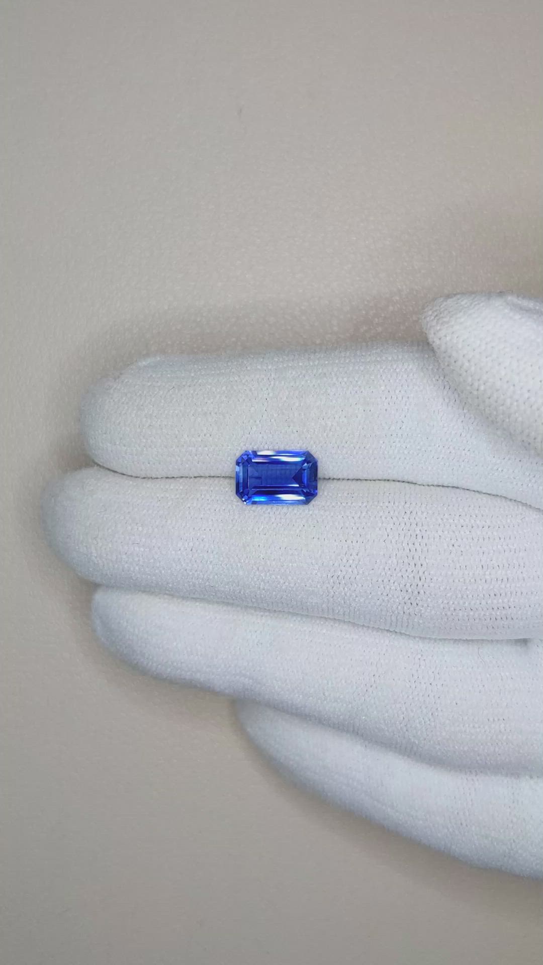 2.26 Ct. Blue Sapphire from Ceylon (Sri Lanka) Size Video