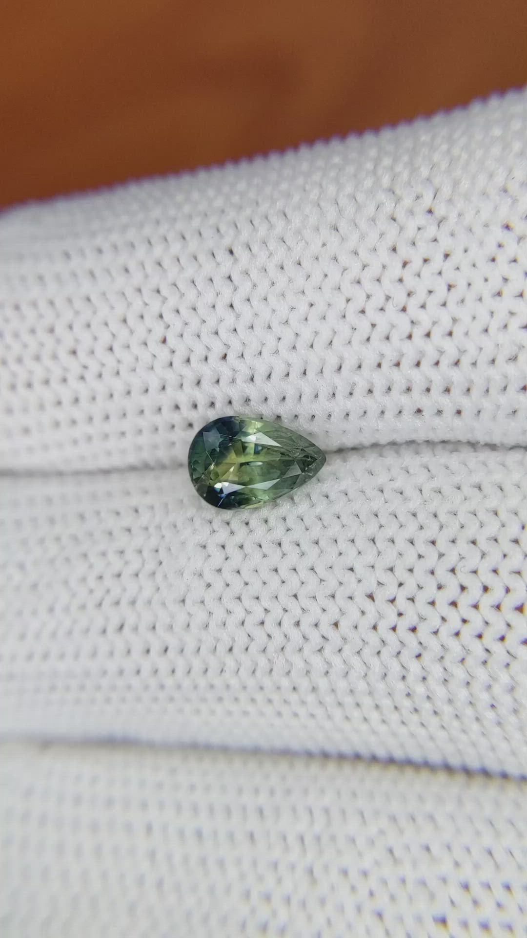 1.10 Ct. Bi Color / Parti Sapphire from Madagascar Size Video