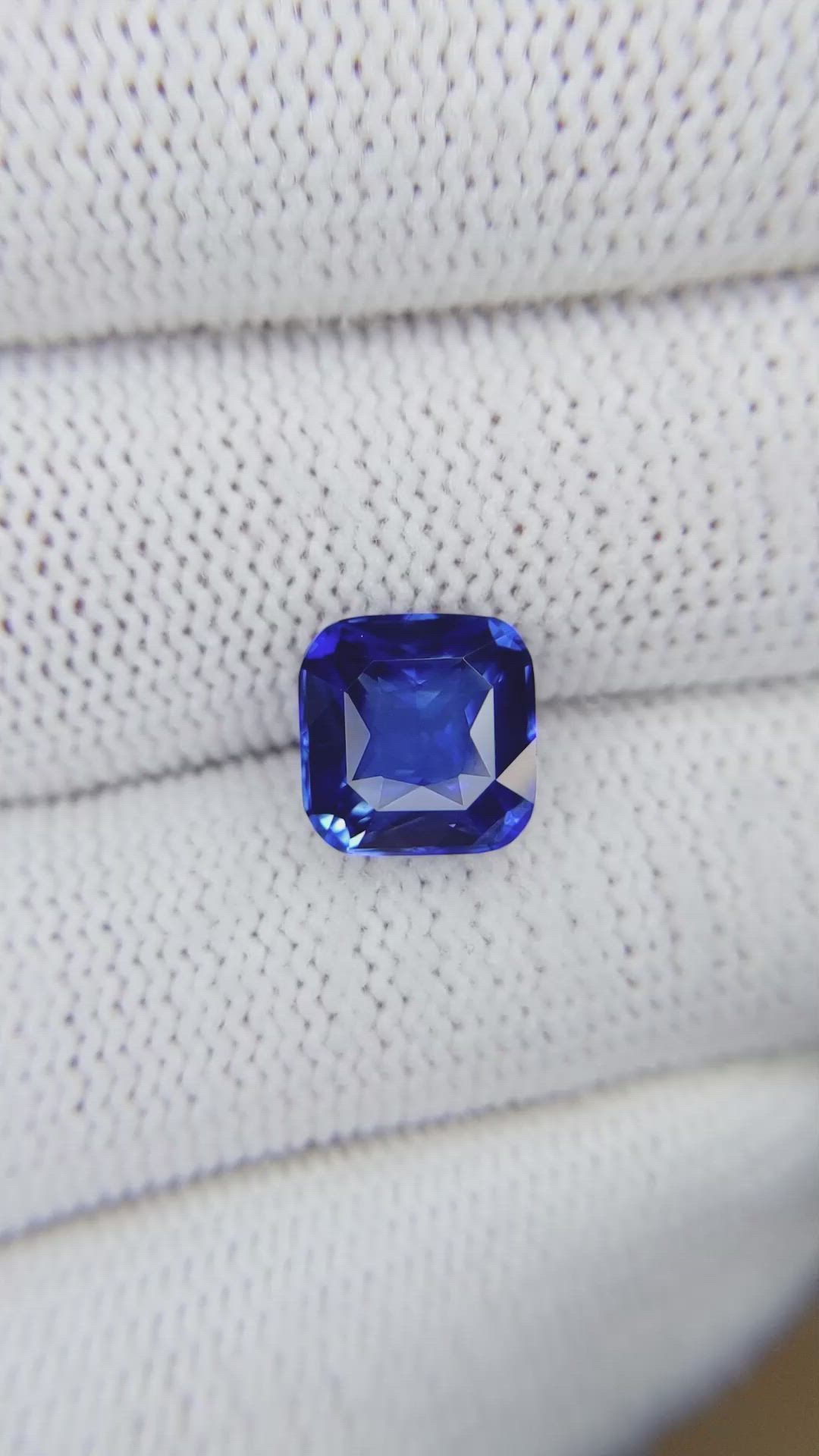 4.16 Ct. Blue Sapphire from Ceylon (Sri Lanka) Size Video