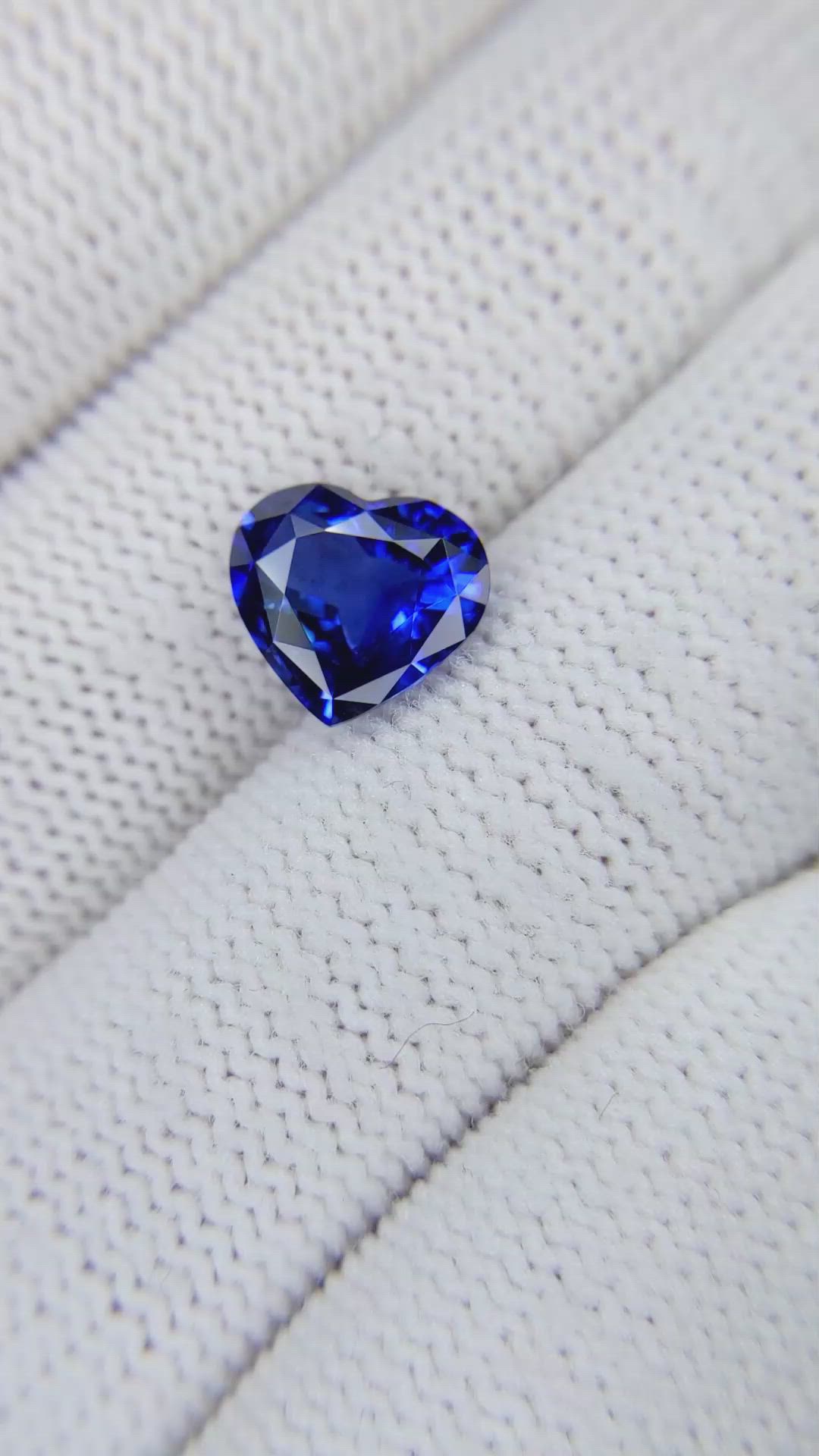 3.04 Ct. Blue Sapphire from Ceylon (Sri Lanka) Size Video