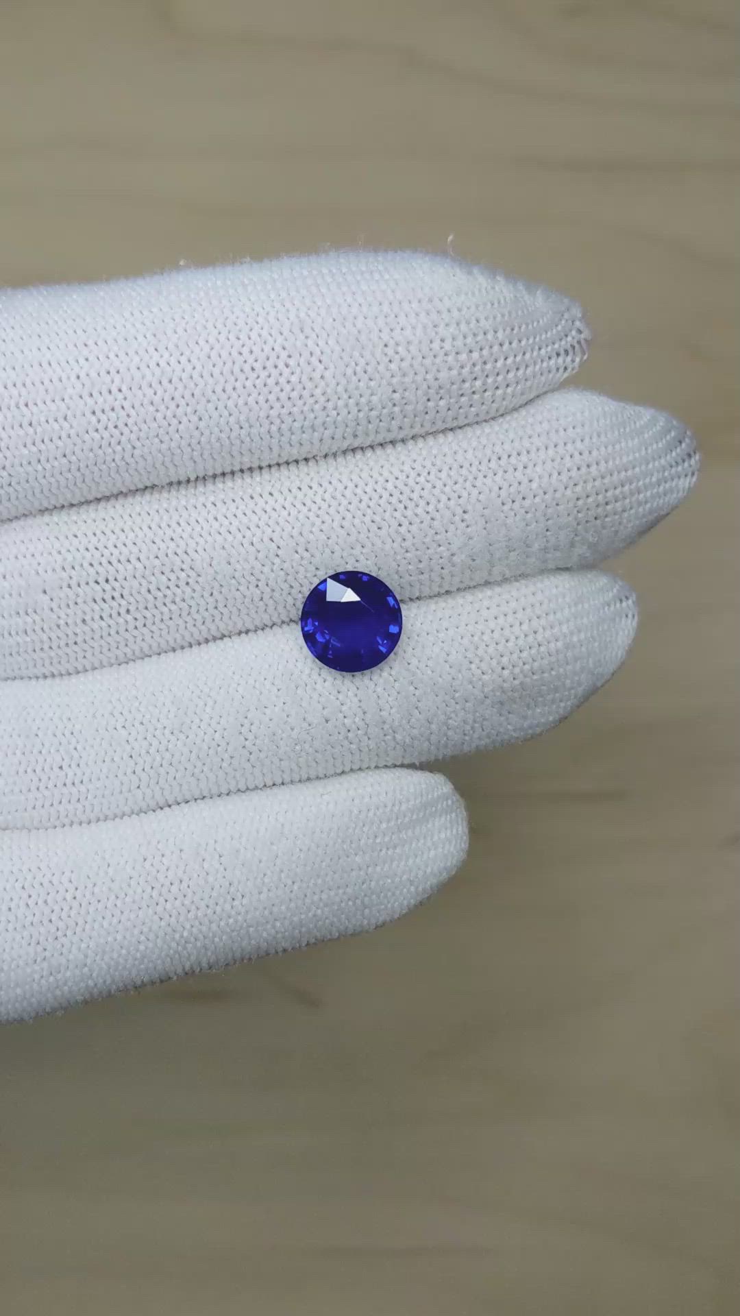 4.04 Ct. Blue Sapphire from Ceylon (Sri Lanka) Size Video