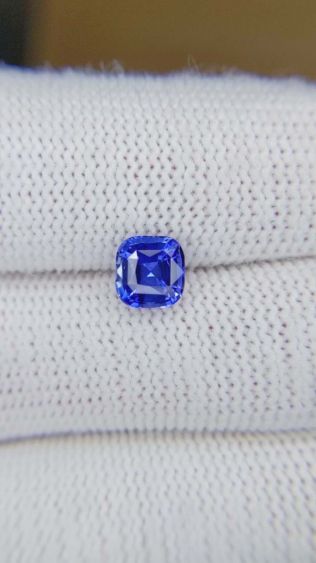 1.65 Ct. Blue Sapphire from Ceylon (Sri Lanka) Size Video