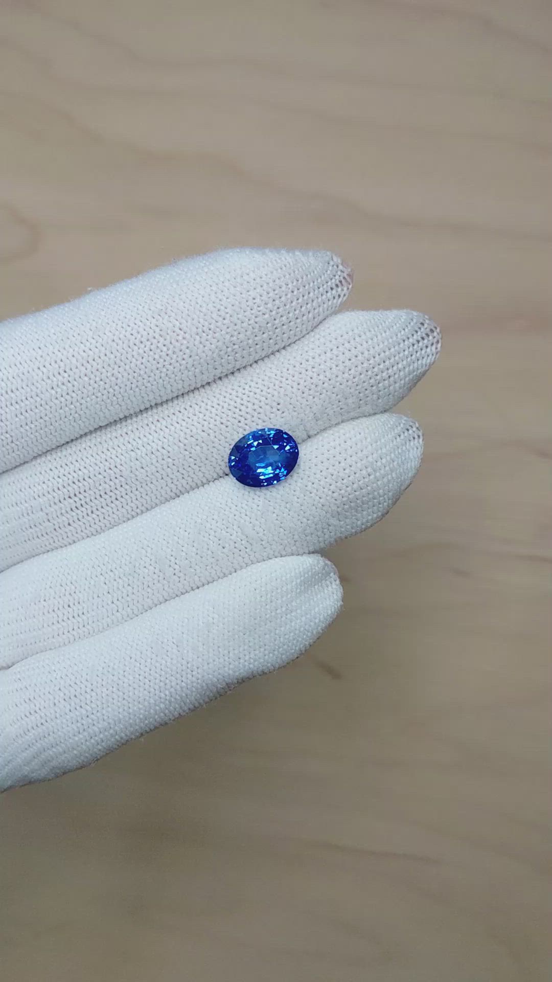 4.61 Ct. Blue Sapphire from Ceylon (Sri Lanka) Size Video
