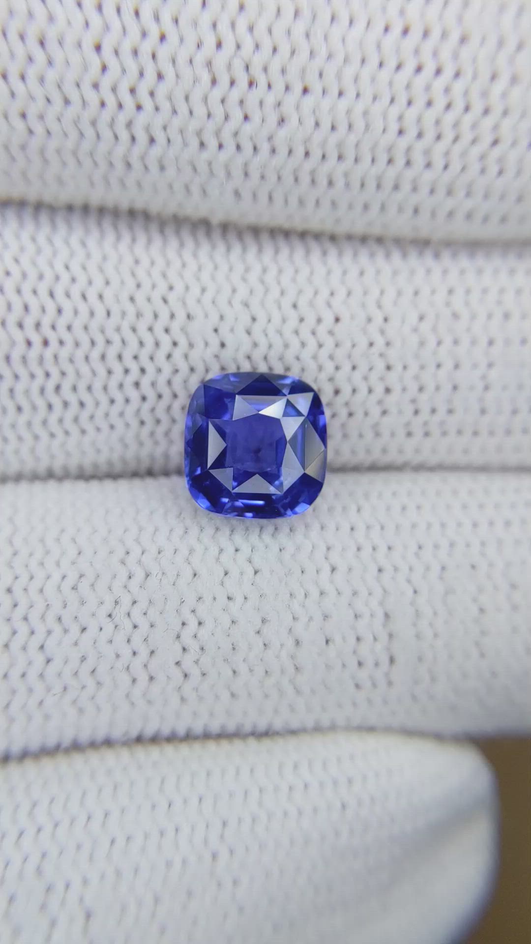 3.42 Ct. Blue Sapphire from Ceylon (Sri Lanka) Size Video