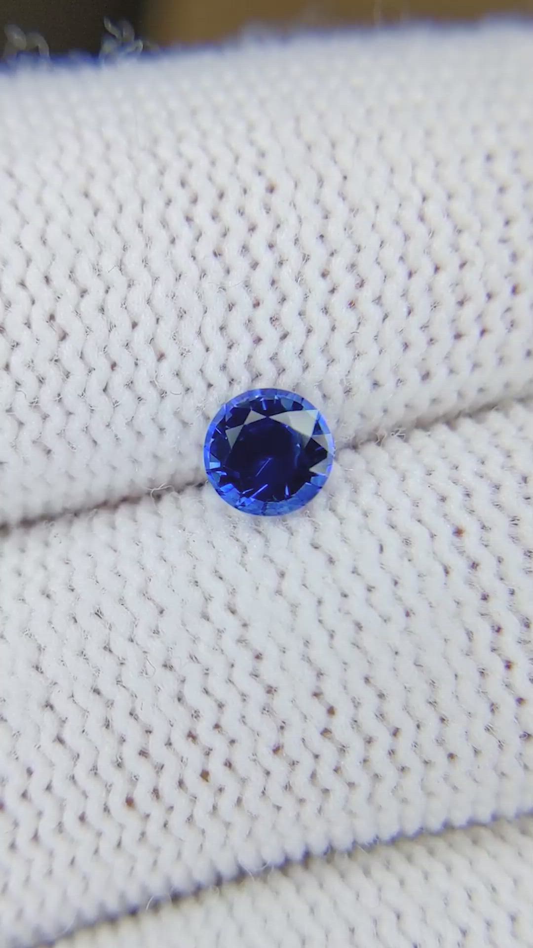 0.61 Ct. Blue Sapphire from Ceylon (Sri Lanka) Size Video