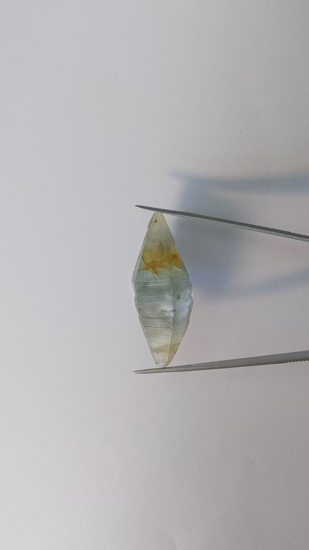 108.02 Ct. Bi Color Sapphire Crystal from Ceylon (Sri Lanka) Size Video