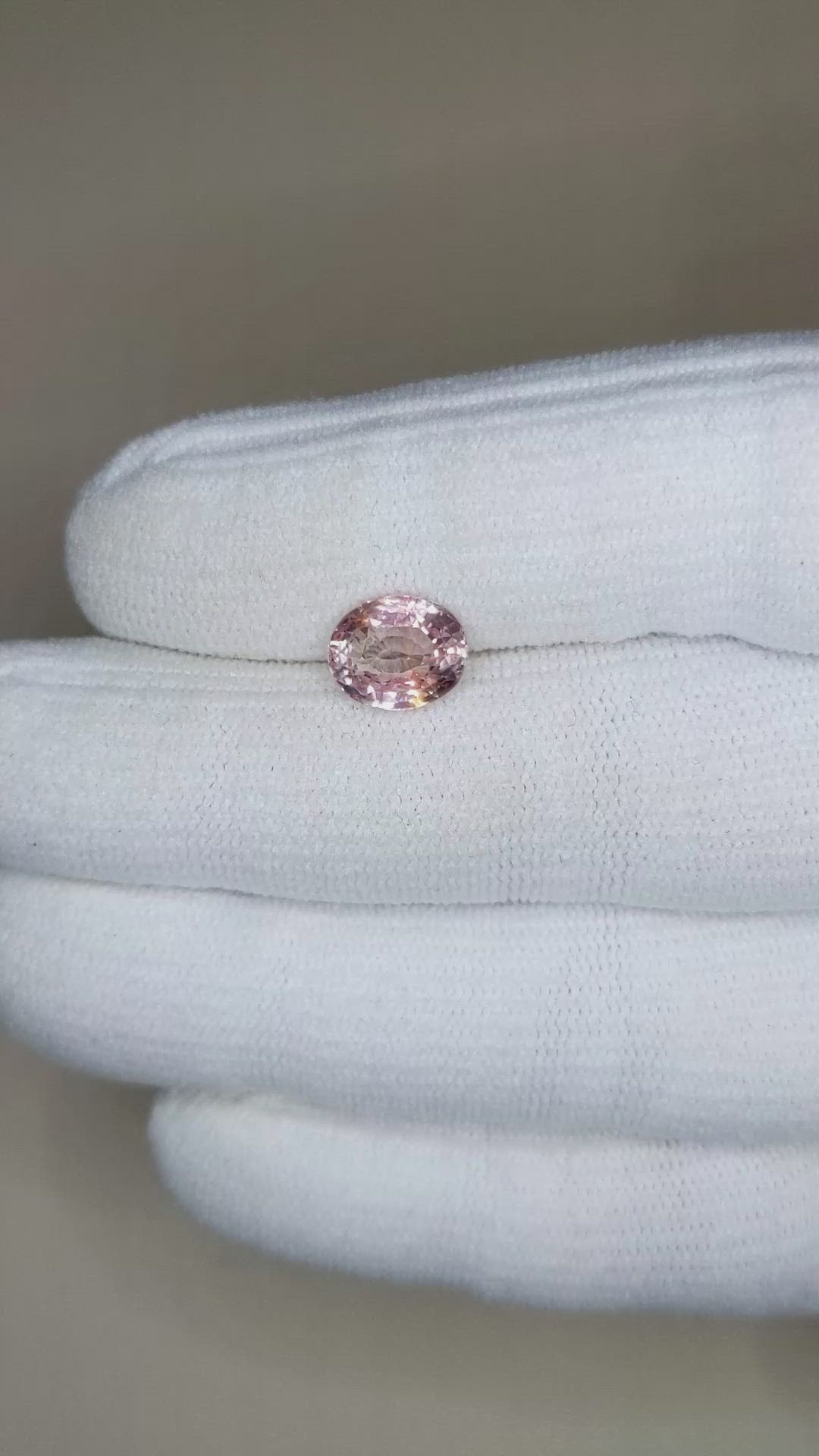 3.09 Ct. Bi Color Sapphire from Ceylon (Sri Lanka) Size Video