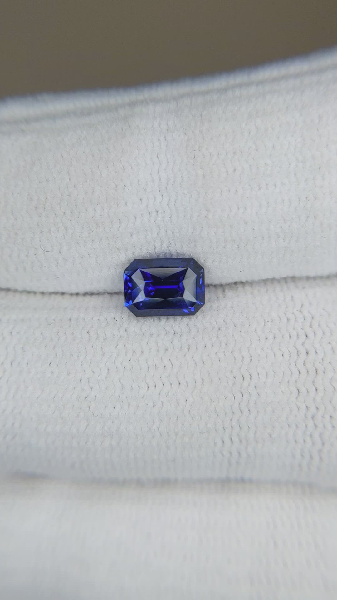 1.35 Ct. Blue Sapphire from Ceylon (Sri Lanka) Size Video