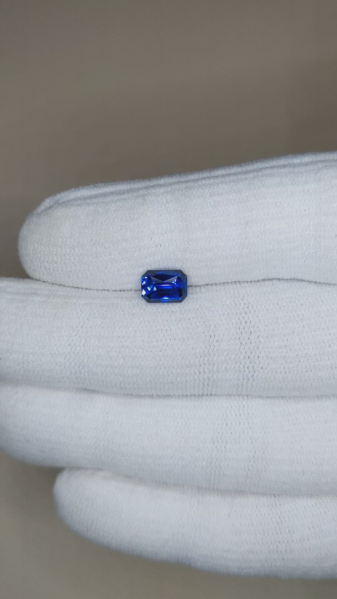 1.35 Ct. Blue Sapphire from Ceylon (Sri Lanka) Size Video