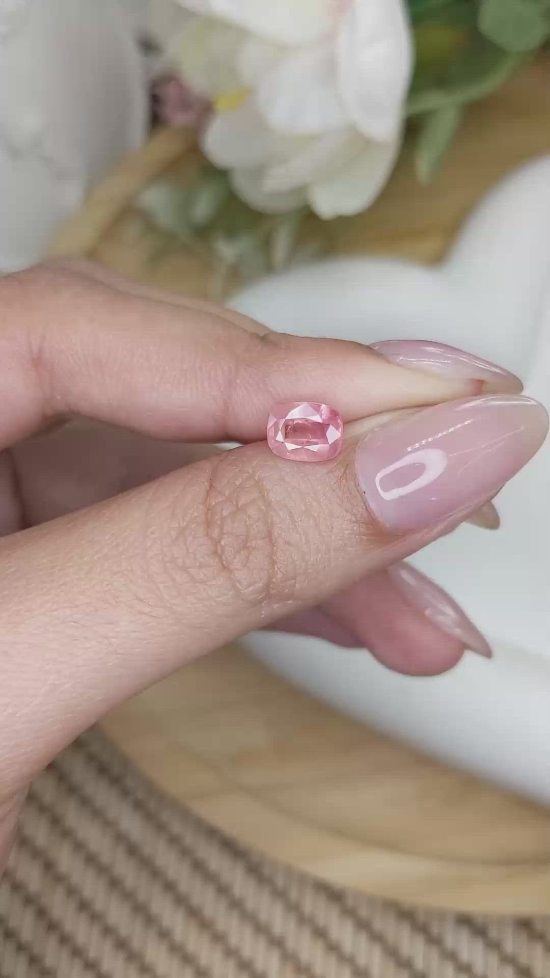 1.59 Ct. Padparadscha Sapphire from Ceylon (Sri Lanka) Size Video
