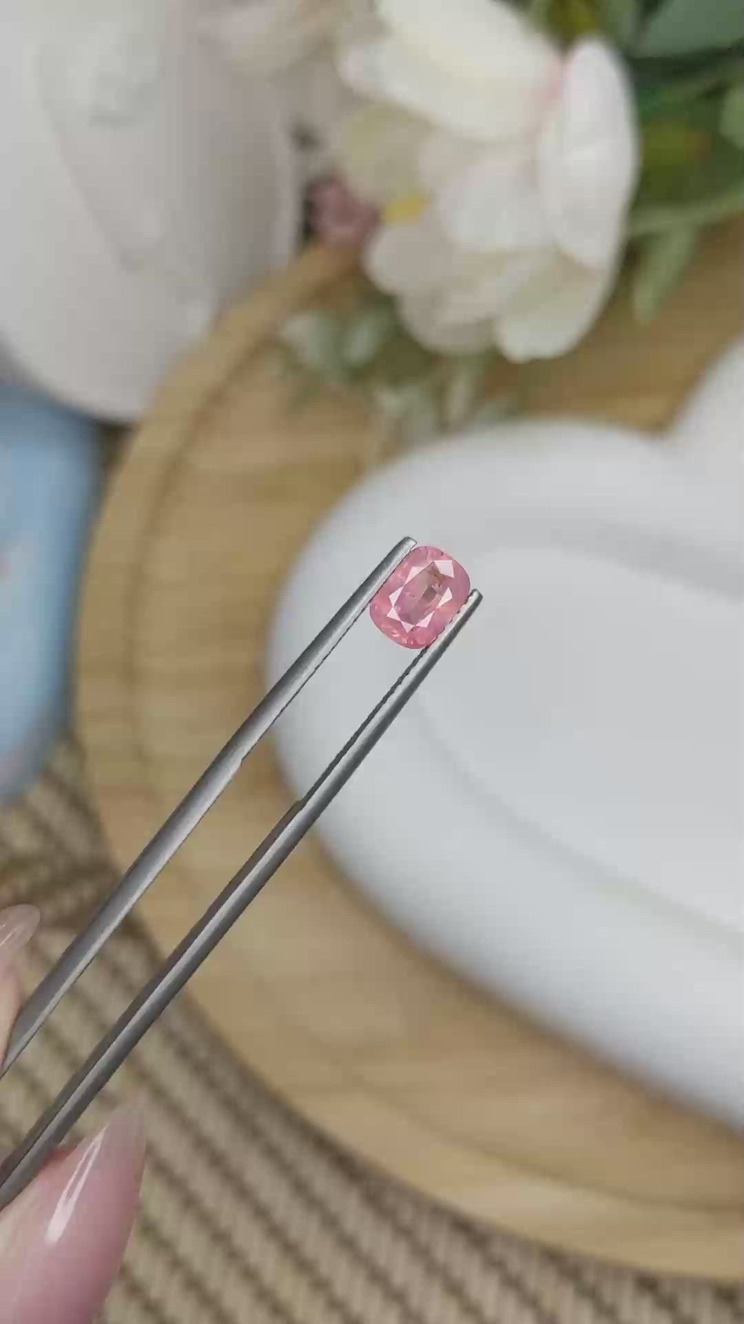 1.59 Ct. Padparadscha Sapphire from Ceylon (Sri Lanka) Size Video