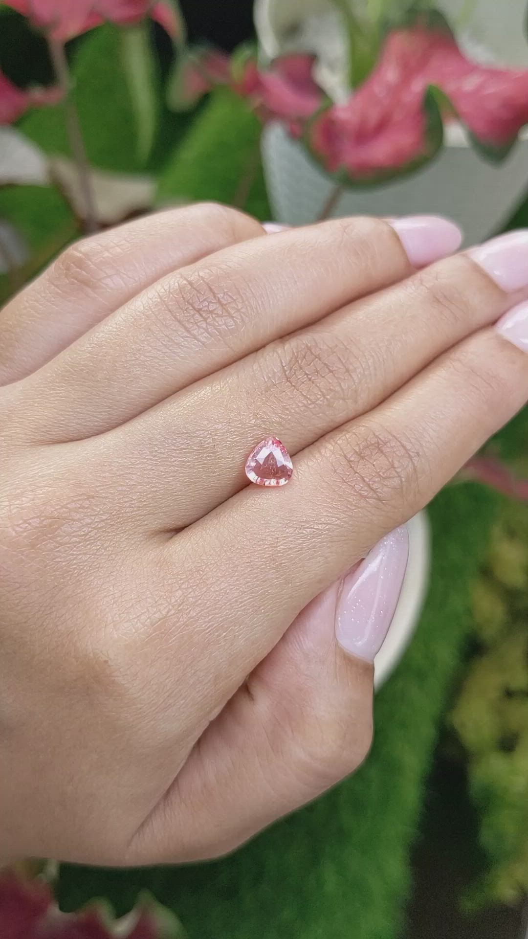 1.13 Ct. Padparadscha Sapphire from Ceylon (Sri Lanka) Size Video