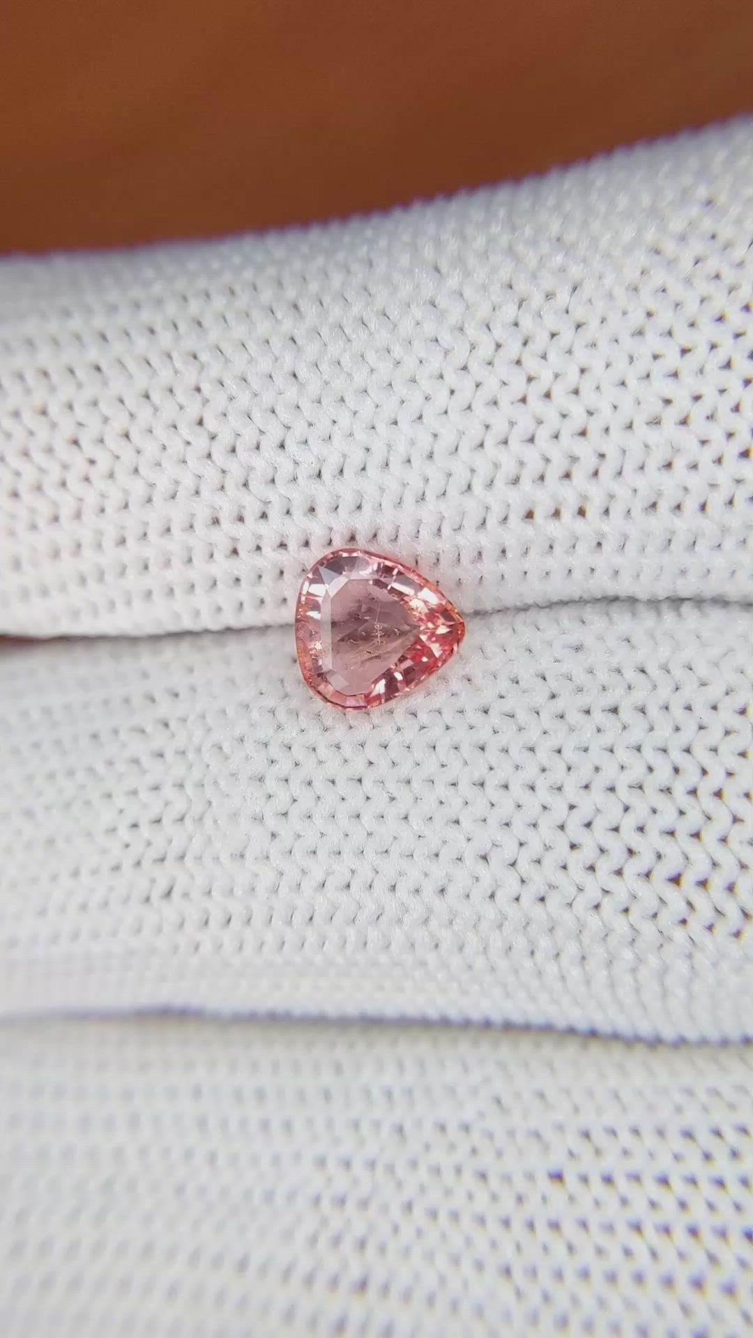1.13 Ct. Padparadscha Sapphire from Ceylon (Sri Lanka) Size Video