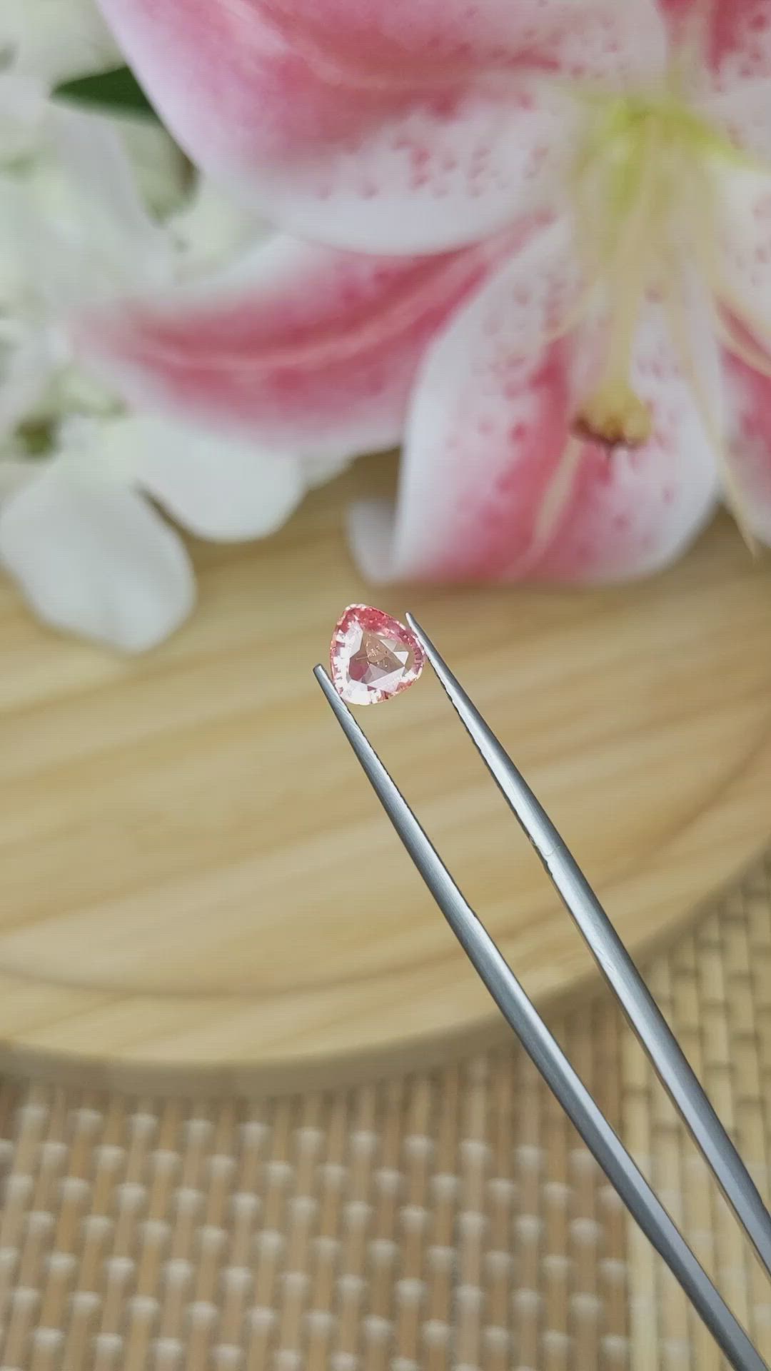 1.13 Ct. Padparadscha Sapphire from Ceylon (Sri Lanka) Size Video