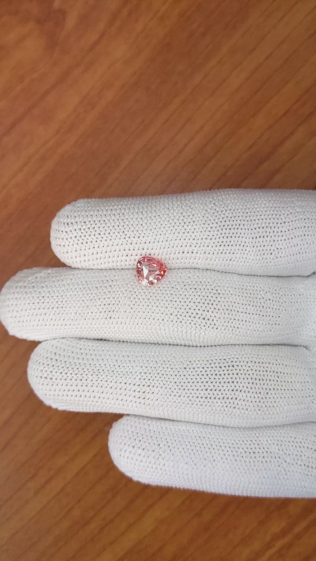 1.13 Ct. Padparadscha Sapphire from Ceylon (Sri Lanka) Size Video