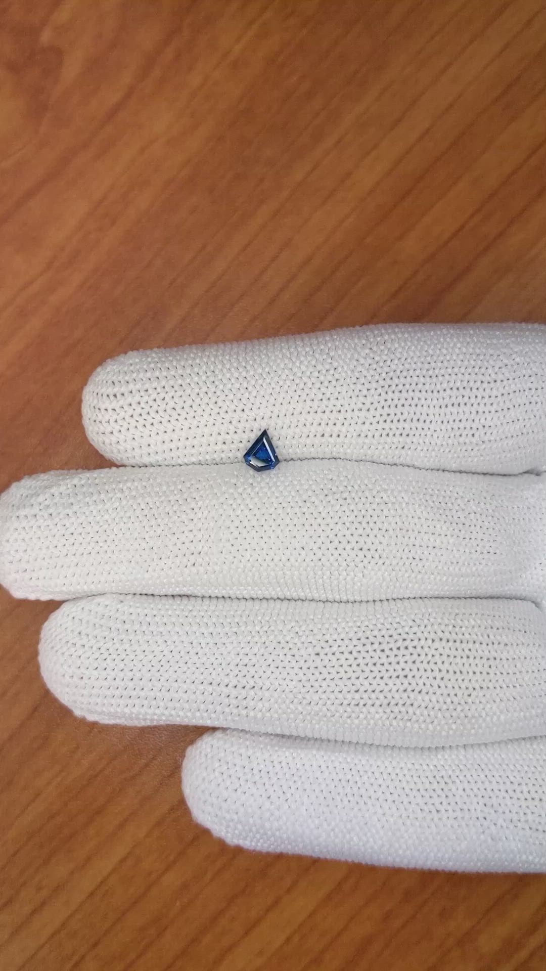 0.45 Ct. Blue Sapphire from Ceylon (Sri Lanka) Size Video