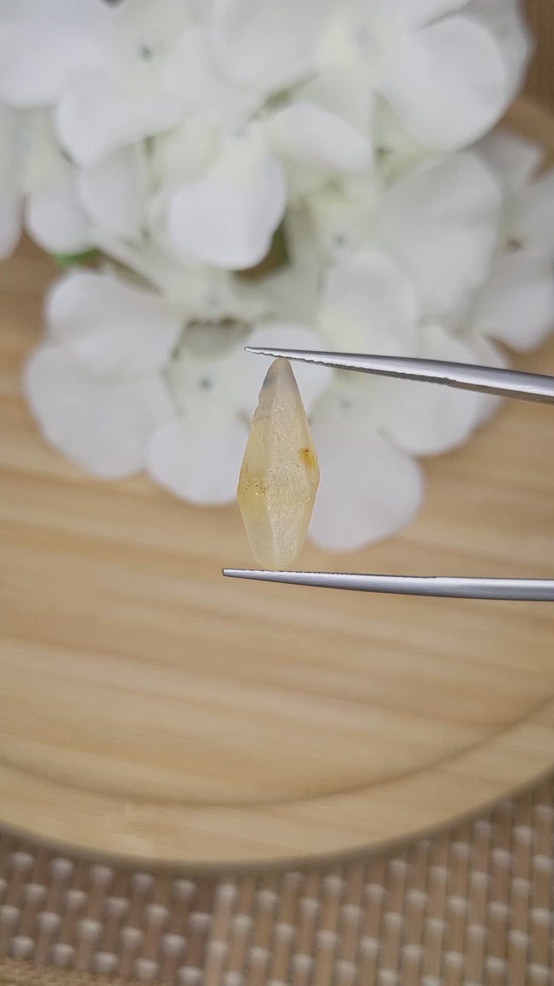 8.05 Ct. Yellow Sapphire Crystal from Ceylon (Sri Lanka) Size Video